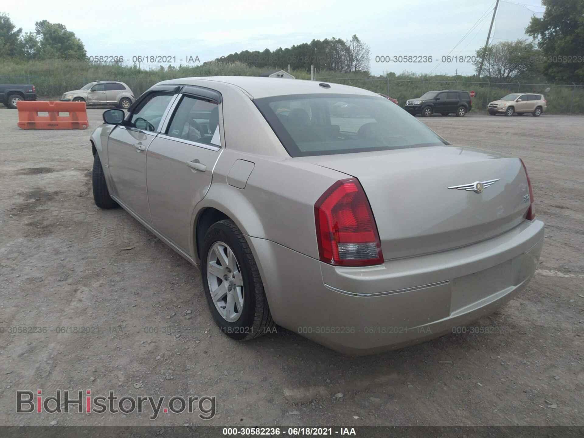 2006 CHRYSLER 300 - VIN: 2C3KA53G86H320574 - Фото 3