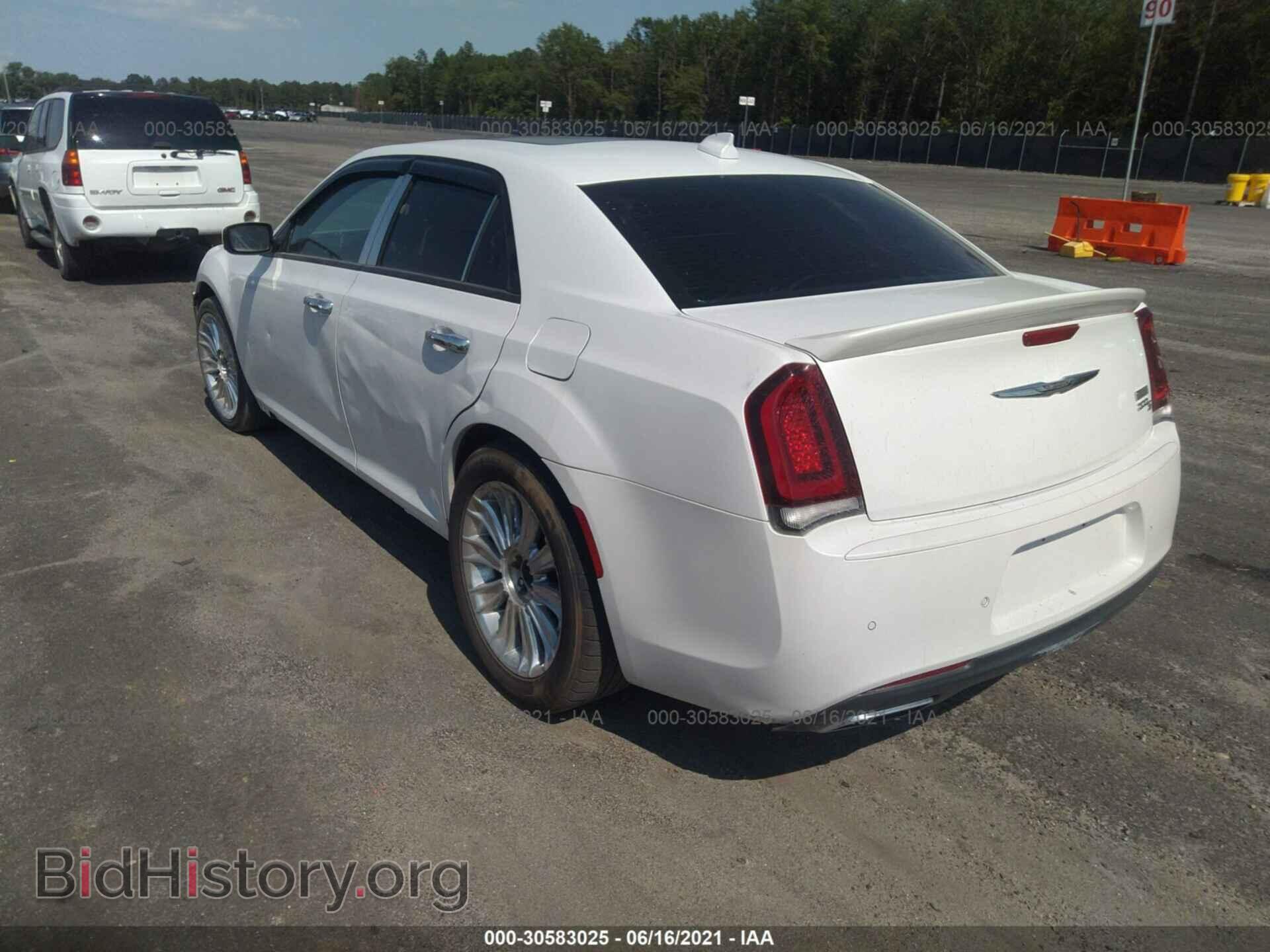 2015 CHRYSLER 300 - VIN: 2C3CCABT2FH859892 - Фото 3