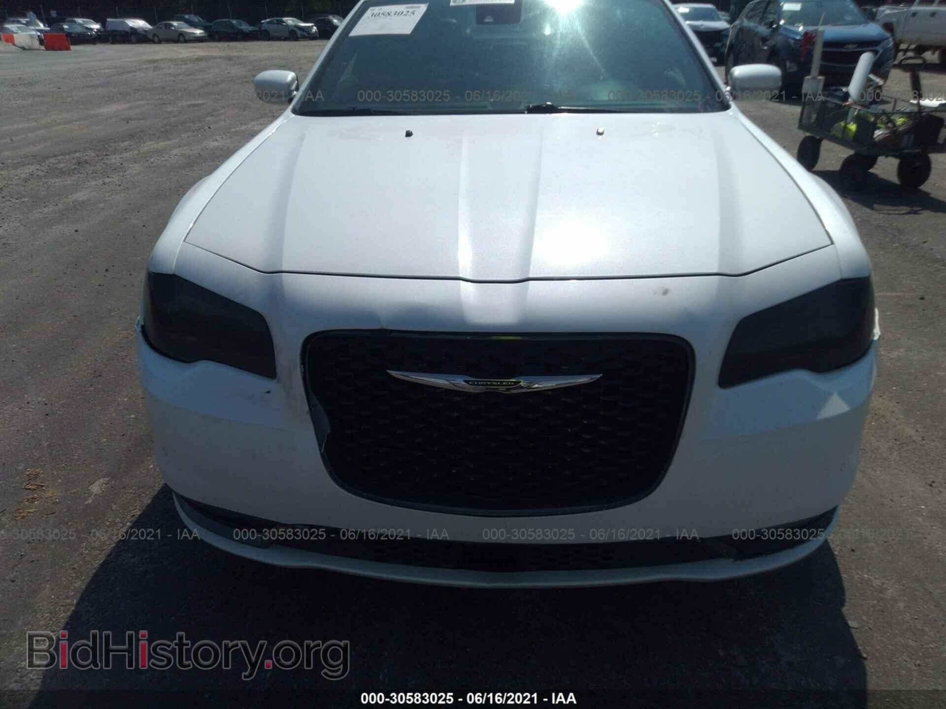2015 CHRYSLER 300 - VIN: 2C3CCABT2FH859892 - Фото 6