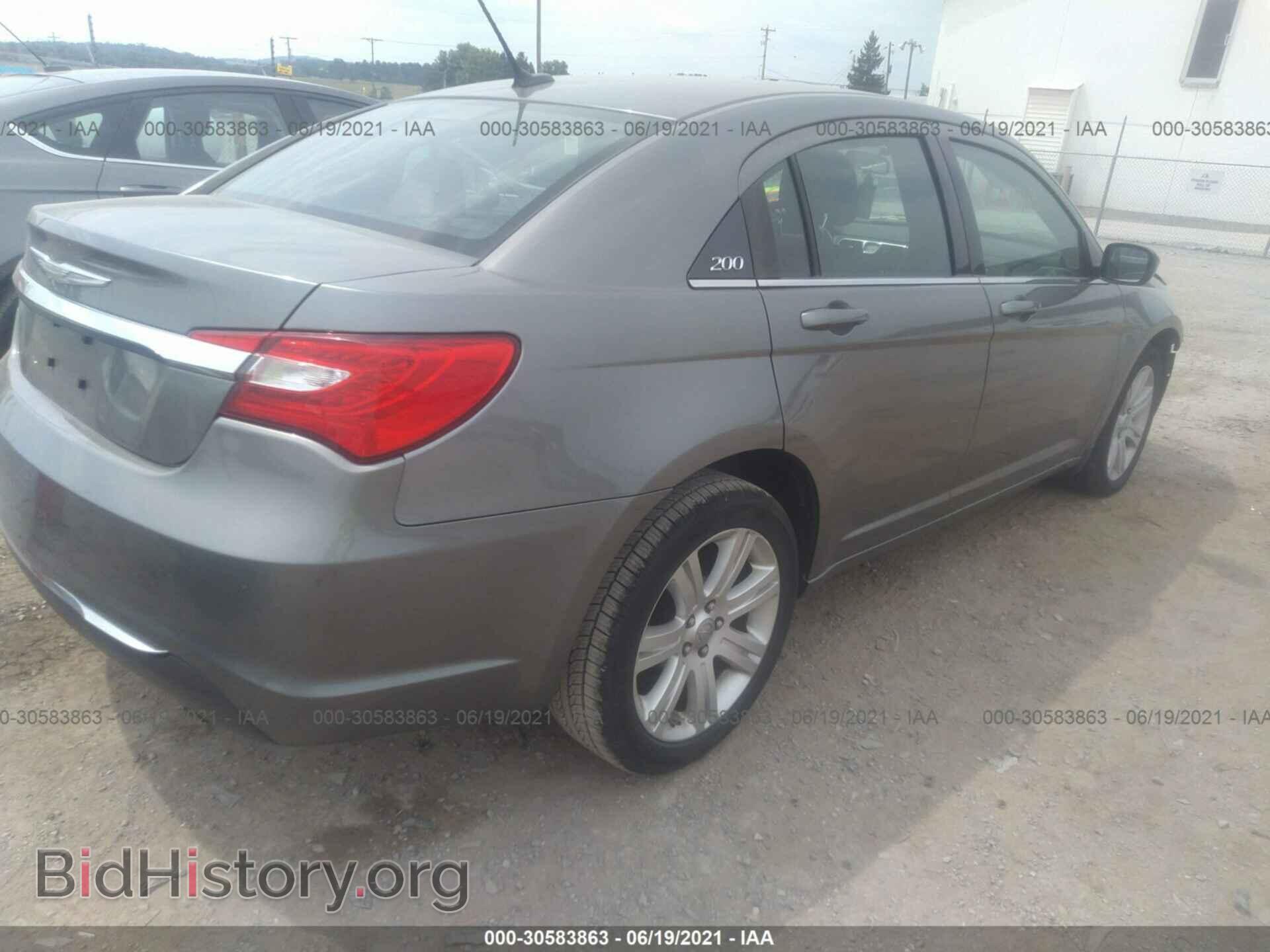 2013 CHRYSLER 200 - VIN: 1C3CCBAB3DN763823 - Фото 4