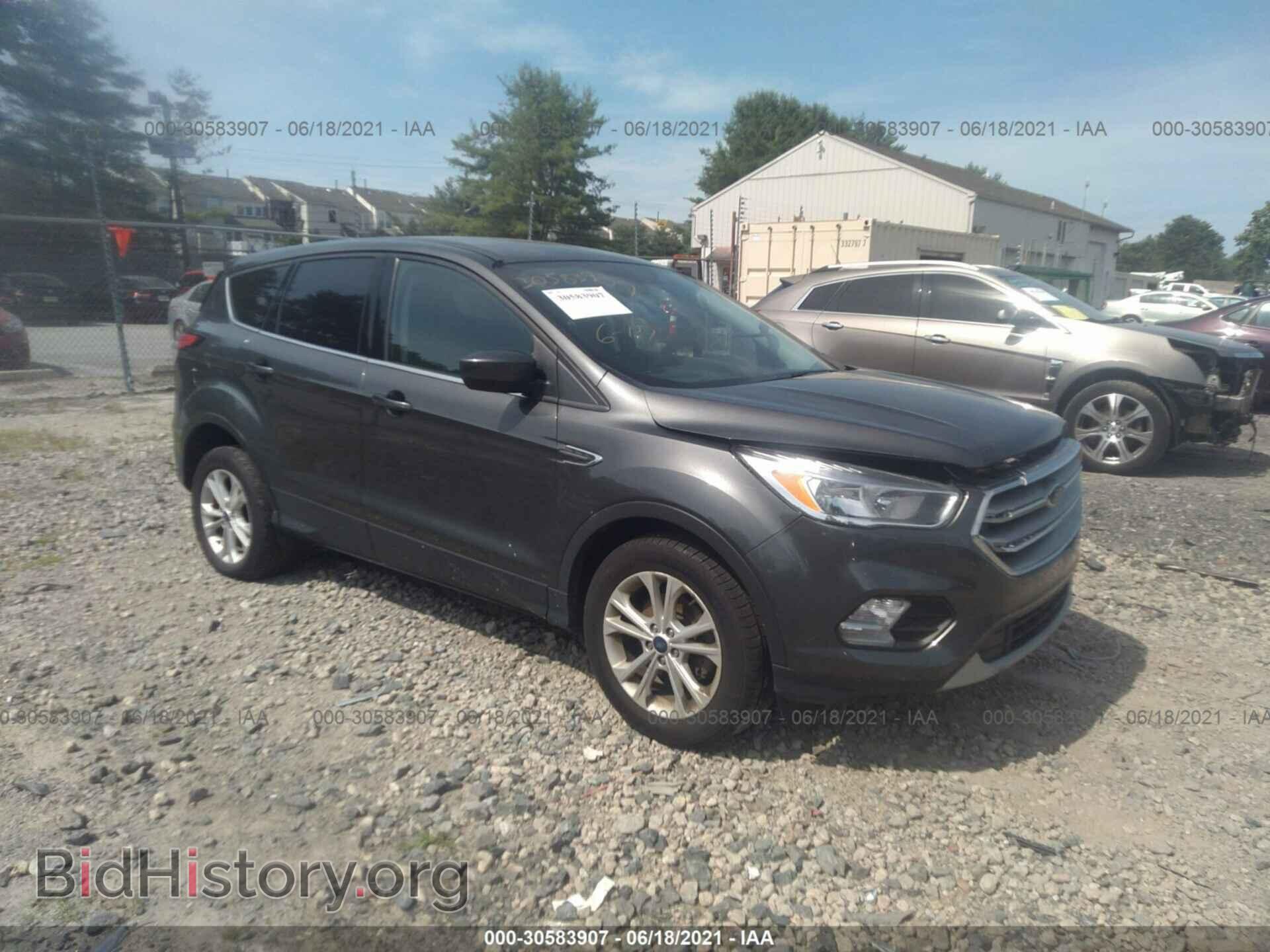 Фотография 1FMCU0GD1HUE40111 - FORD ESCAPE 2017
