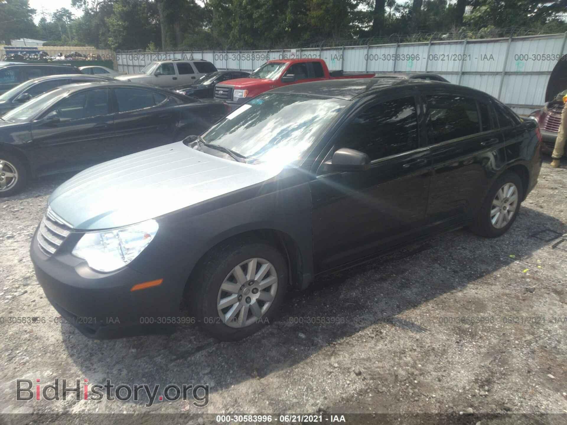 2010 CHRYSLER SEBRING - VIN: 1C3CC4FBXAN137749 - Фото 2
