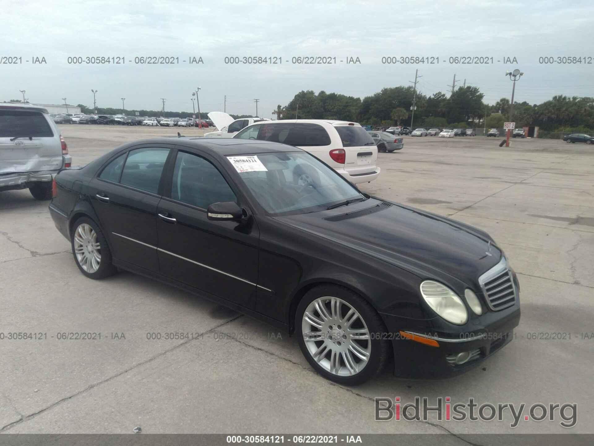 Photo WDBUF56X78B250688 - MERCEDES-BENZ E-CLASS 2008