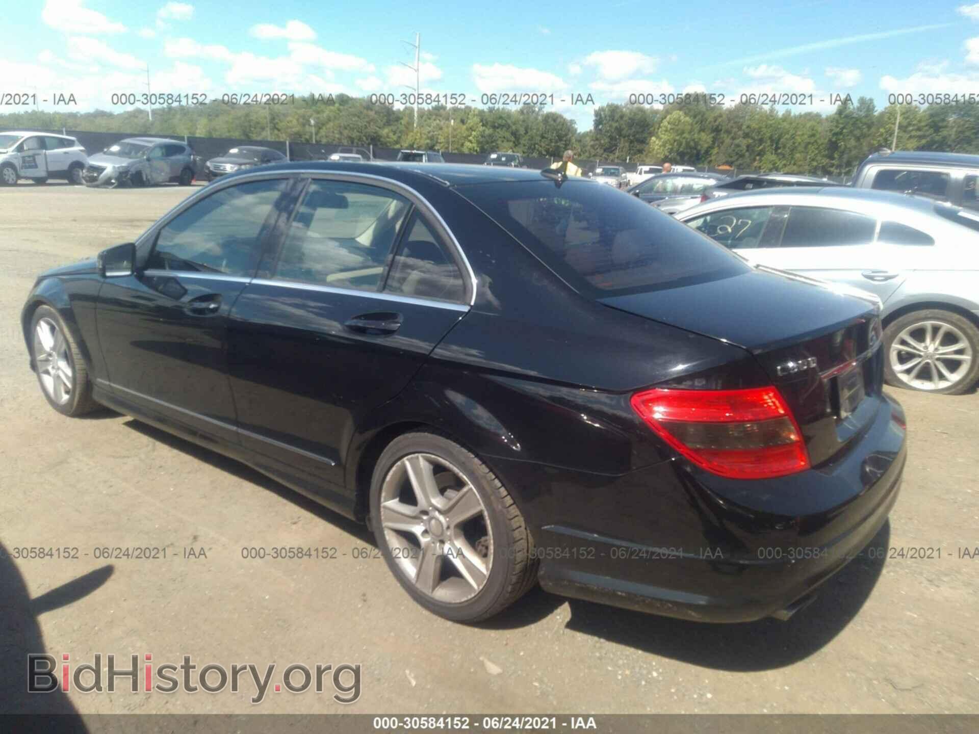 2011 MERCEDES-BENZ C-CLASS - VIN: WDDGF8BB7BF645826 - Фото 3
