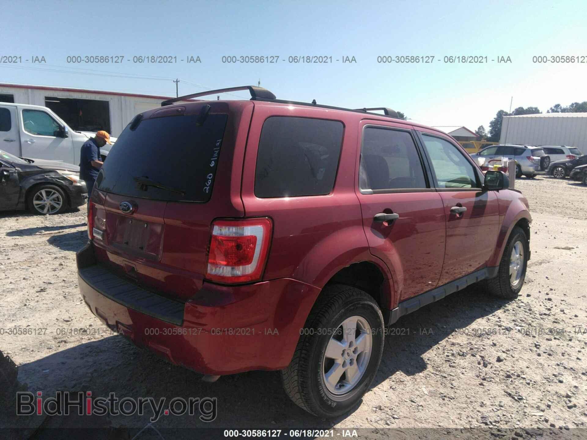 2011 FORD ESCAPE - VIN: 1FMCU0C71BKA45297 - Фото 4