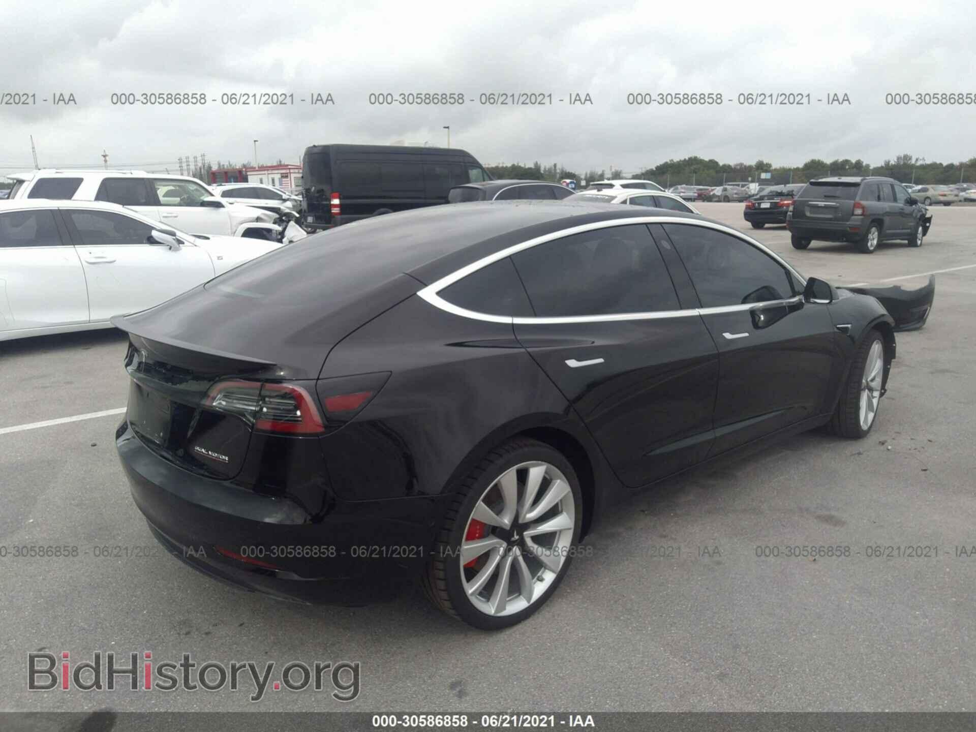 2018 TESLA MODEL 3 - VIN: 5YJ3E1EBXJF180945 - Фото 4