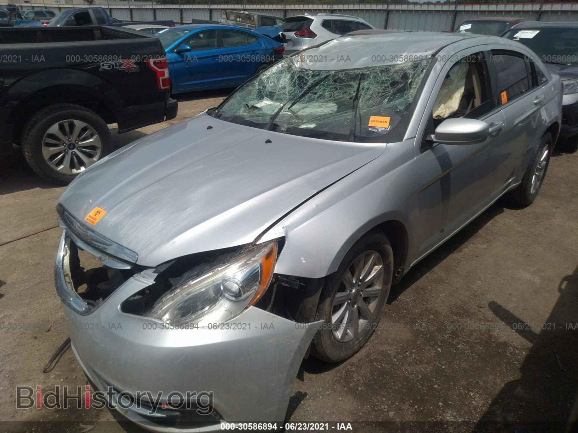 2012 CHRYSLER 200 - VIN: 1C3CCBBB5CN101741 - Photo 2