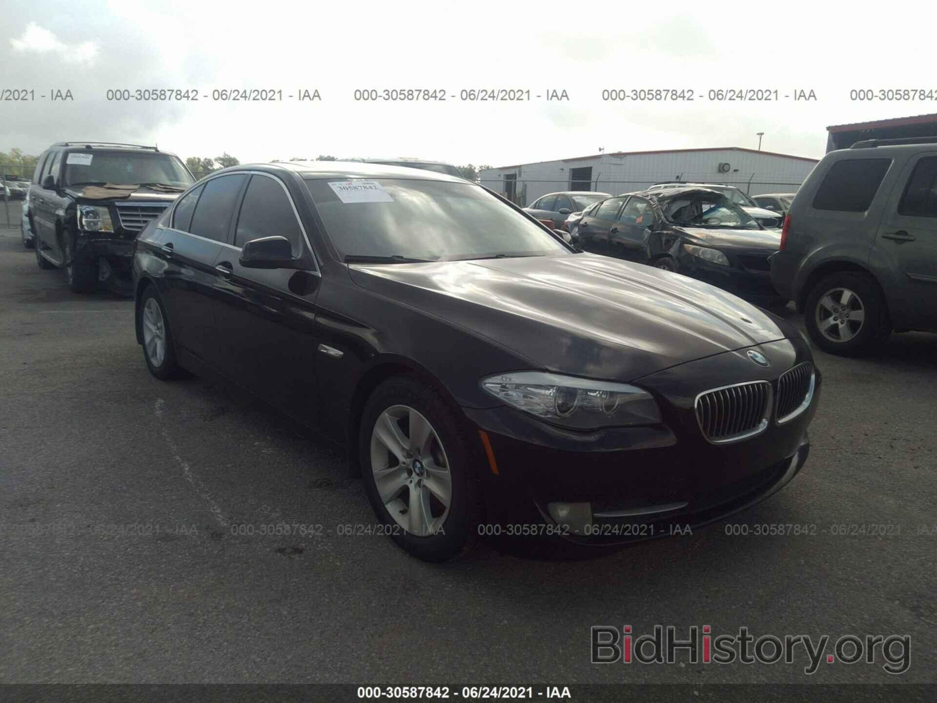 Photo WBAFR1C52BC742122 - BMW 5 SERIES 2011