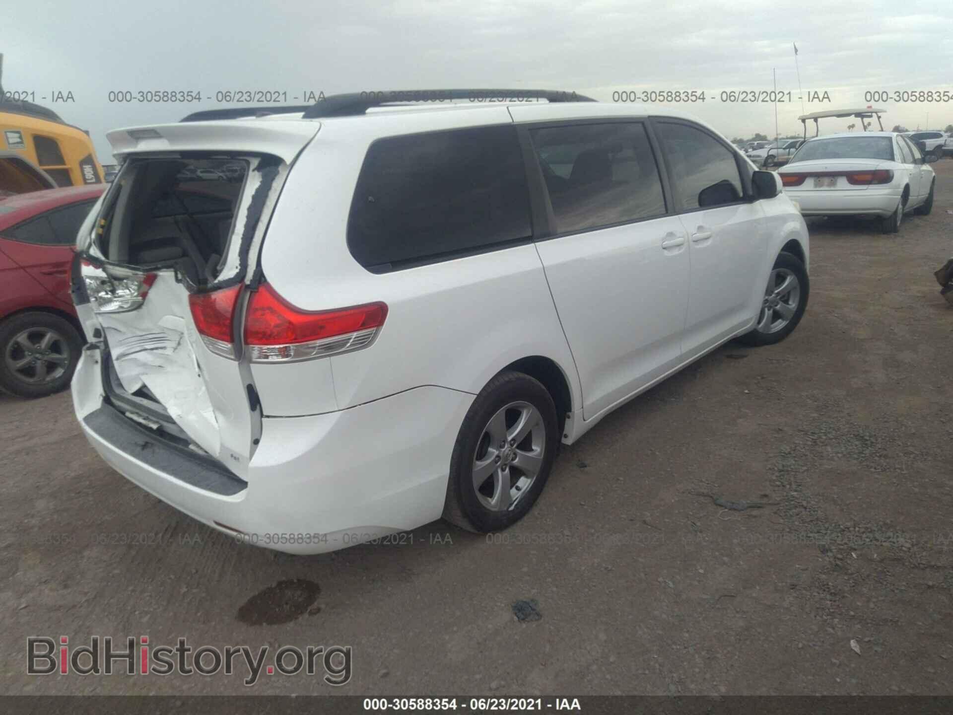 2012 TOYOTA SIENNA - VIN: 5TDKK3DCXCS252011 - Фото 4