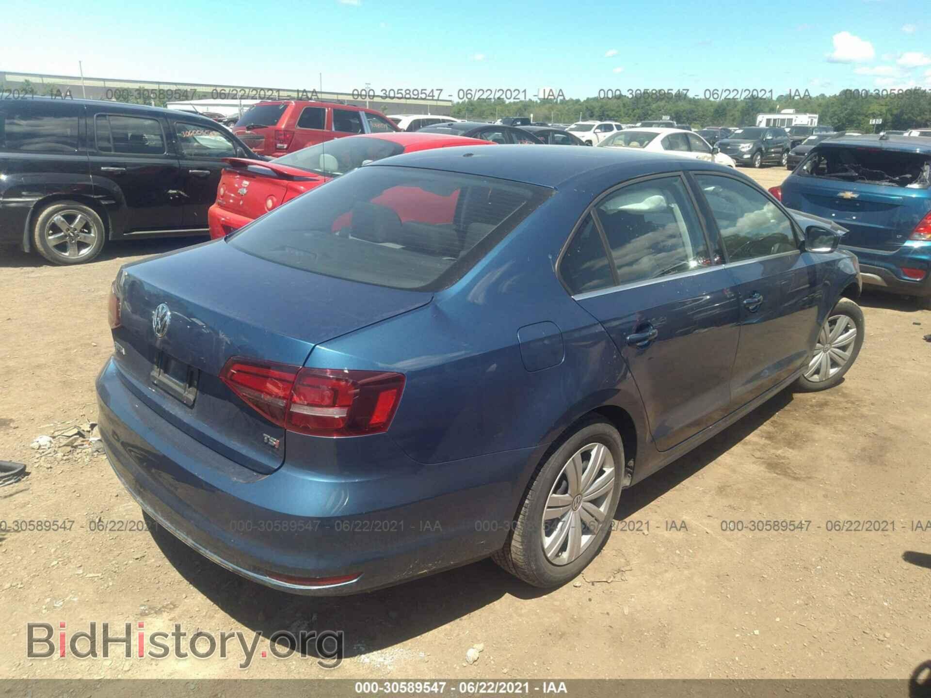 2017 VOLKSWAGEN JETTA - VIN: 3VW2B7AJ7HM410965 - Фото 4