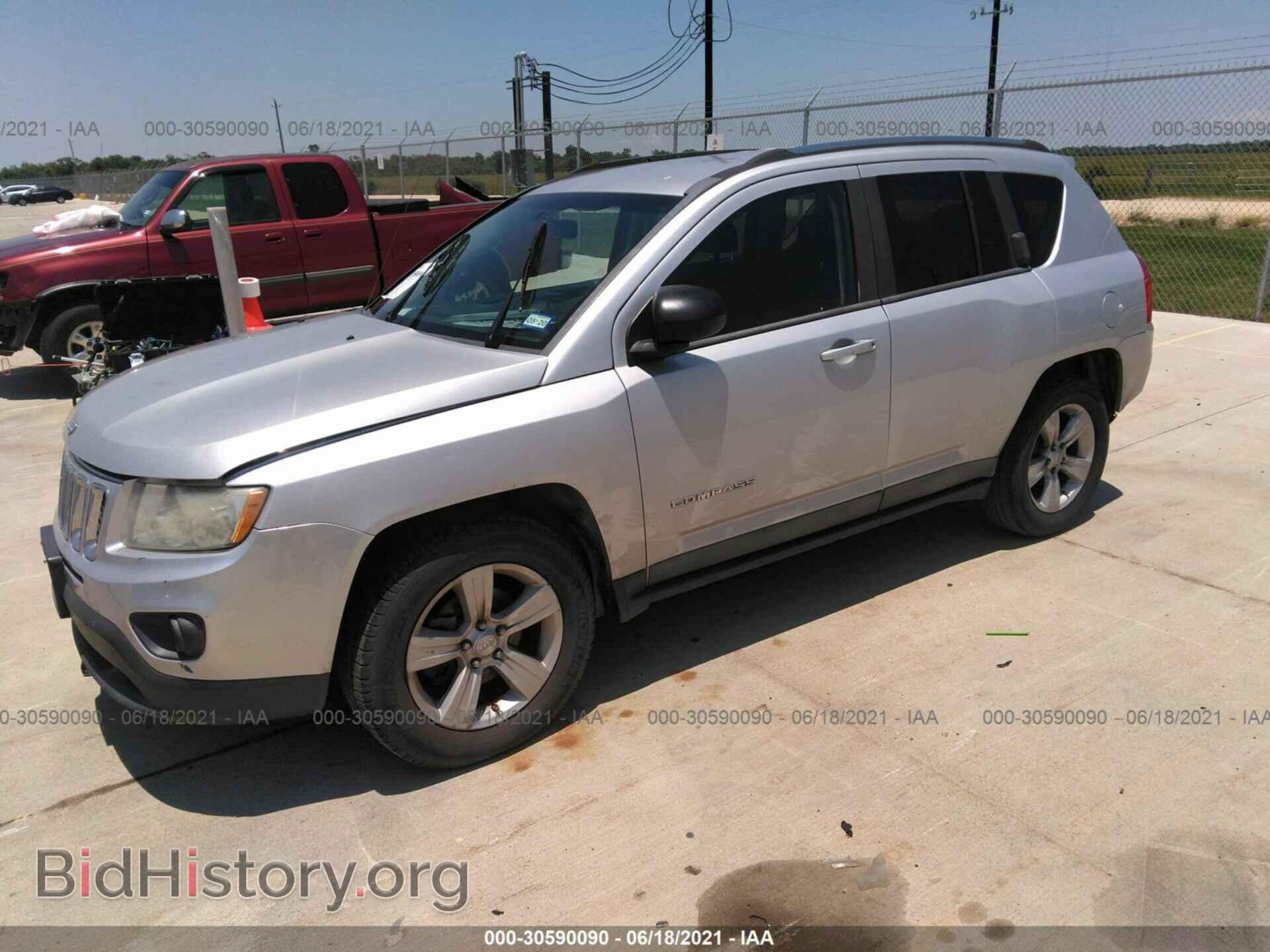 2011 JEEP COMPASS - VIN: 1J4NT1FB9BD215796 - Photo 2