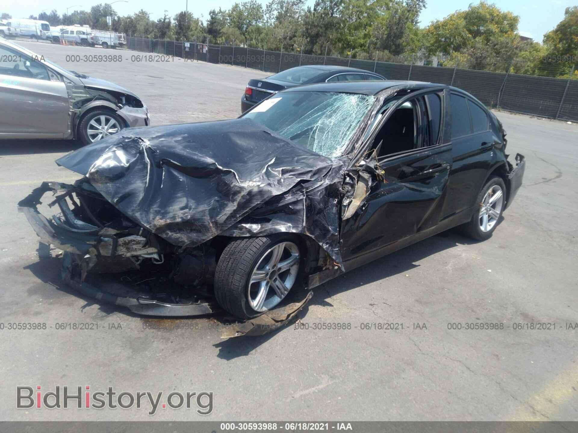 2015 BMW 3 SERIES - VIN: WBA3B1C52FK138024 - Фото 2
