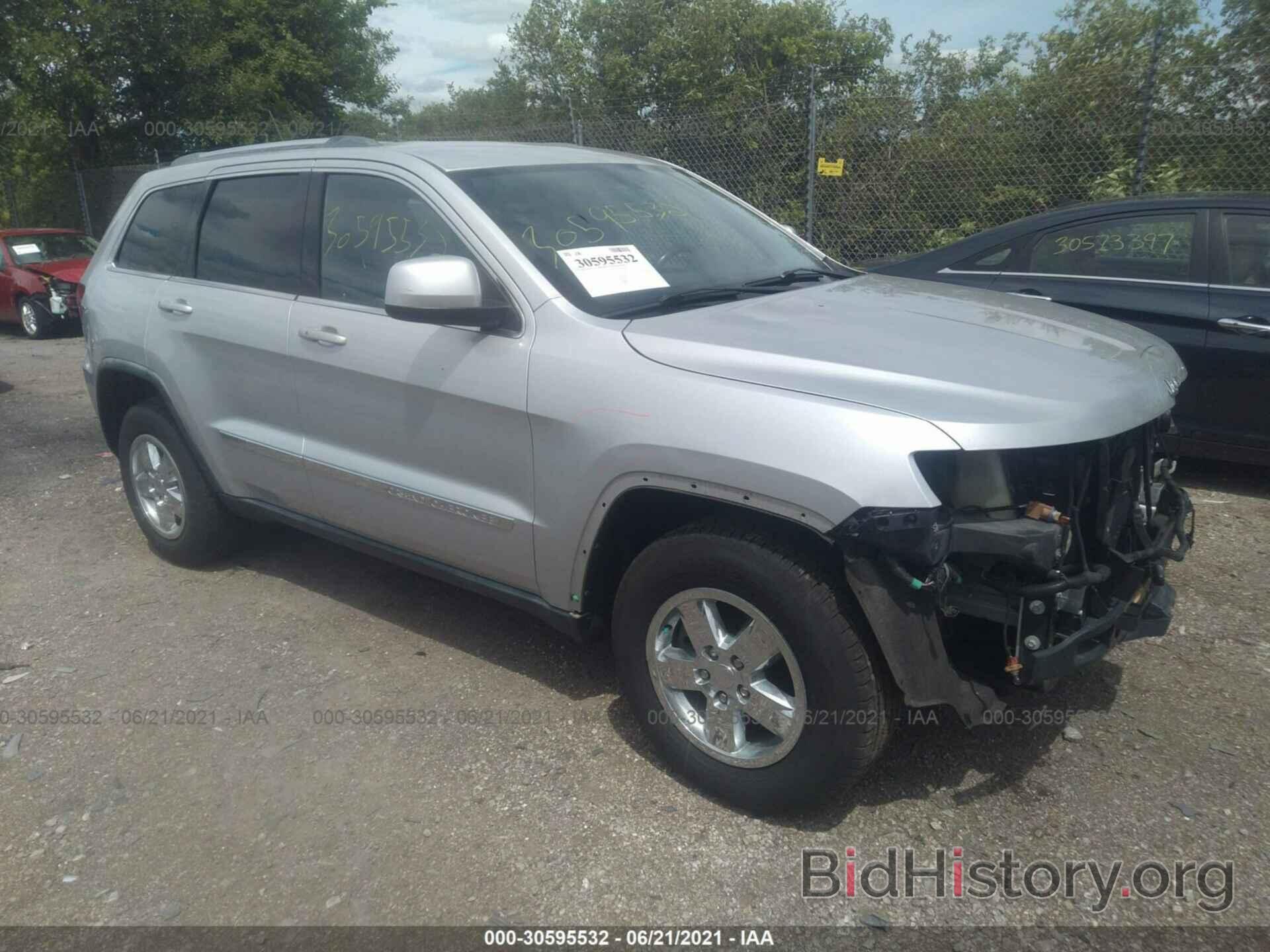 Photo 1J4RR4GG1BC576120 - JEEP GRAND CHEROKEE 2011