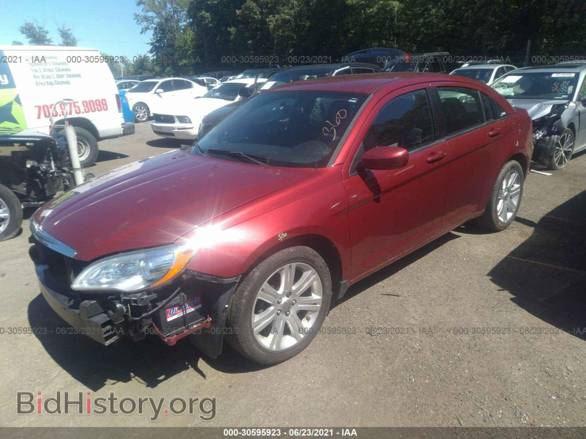 2013 CHRYSLER 200 - VIN: 1C3CCBAB8DN669789 - Фото 2