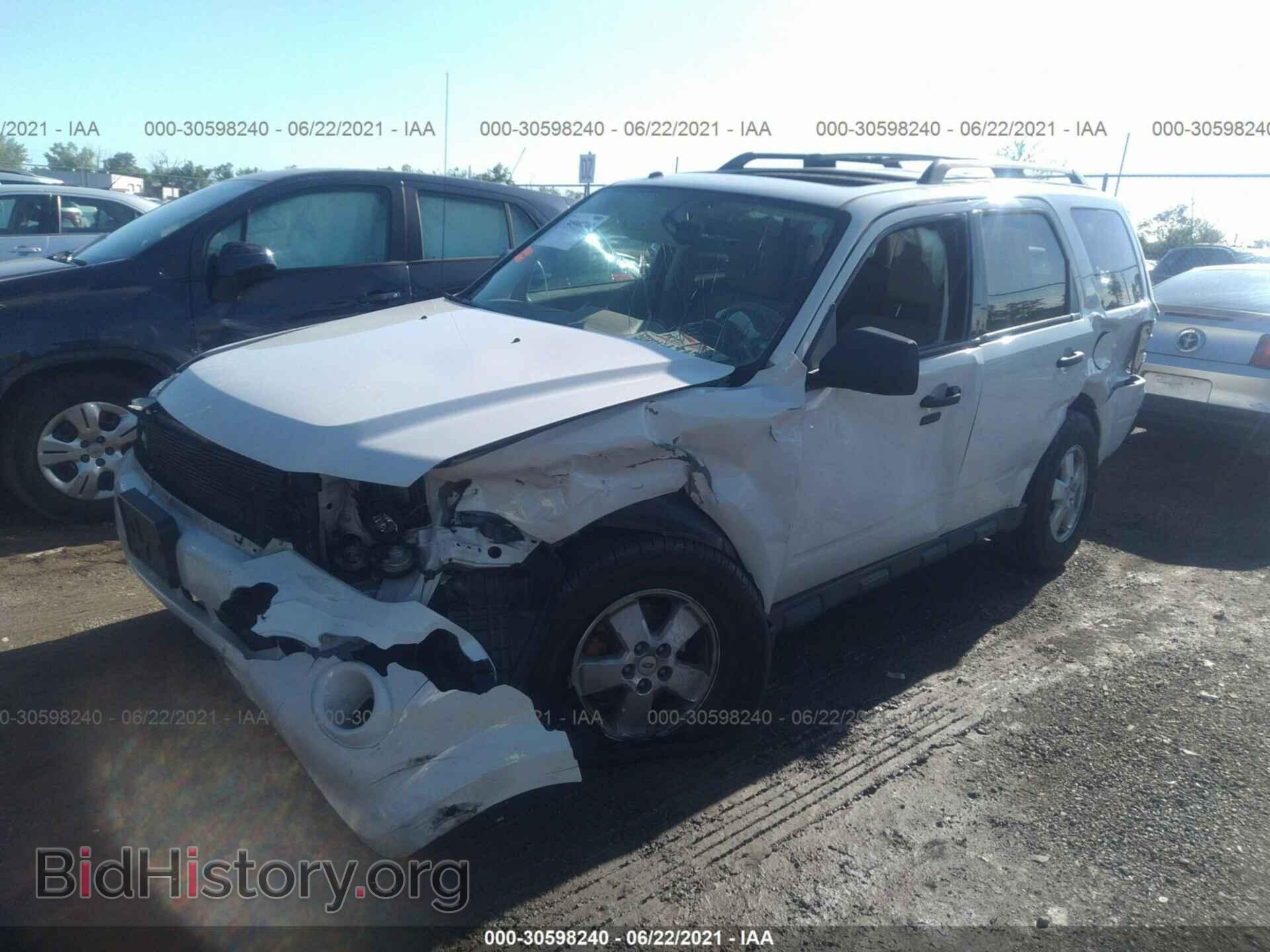 2012 FORD ESCAPE - VIN: 1FMCU0D73CKB64582 - Фото 2