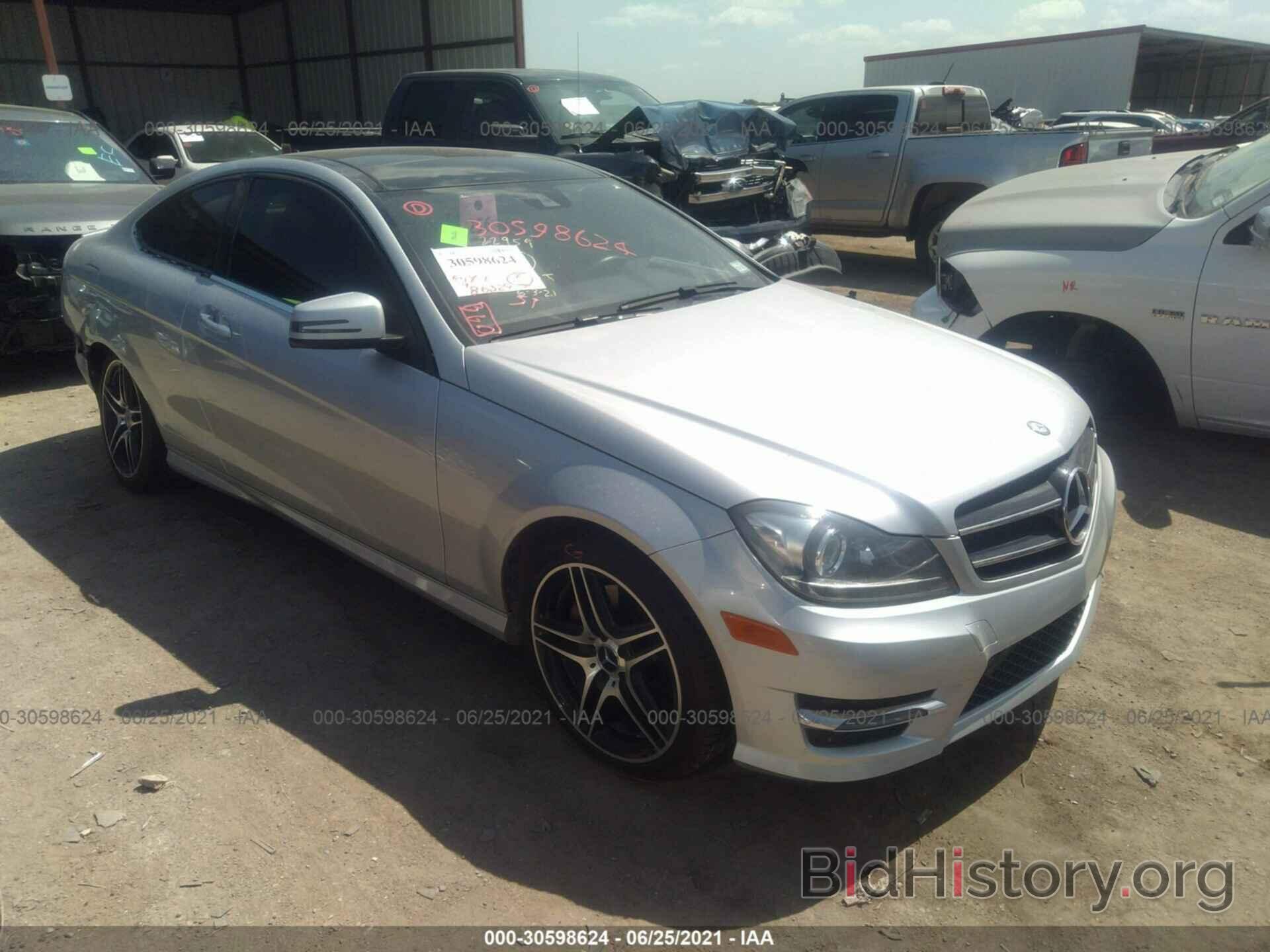 Photo WDDGJ5HB6EG175436 - MERCEDES-BENZ C-CLASS 2014