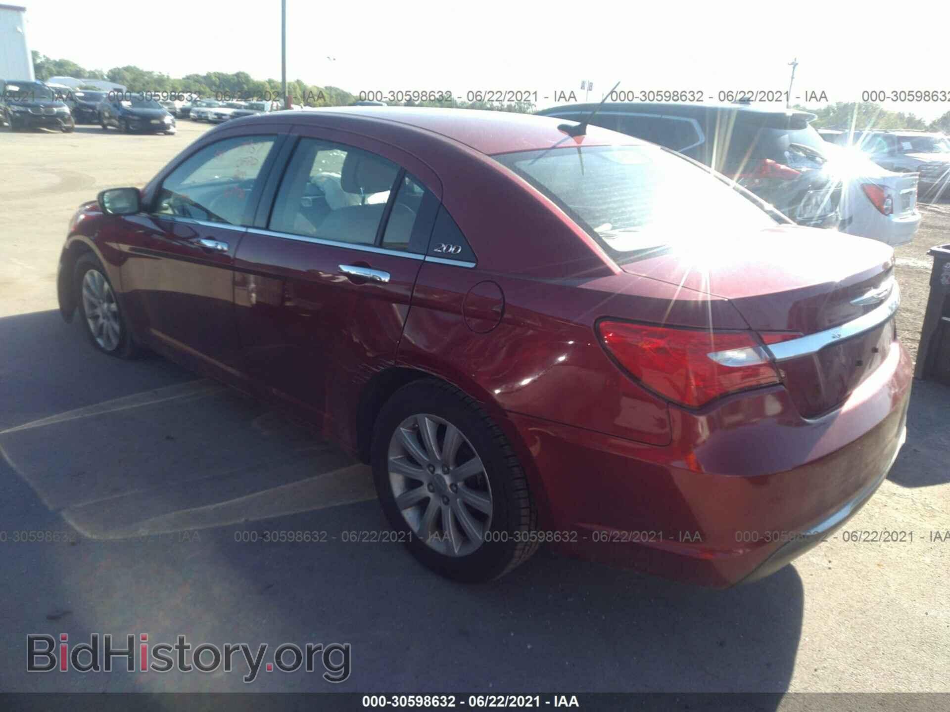 2013 CHRYSLER 200 - VIN: 1C3CCBCG3DN743810 - Фото 3