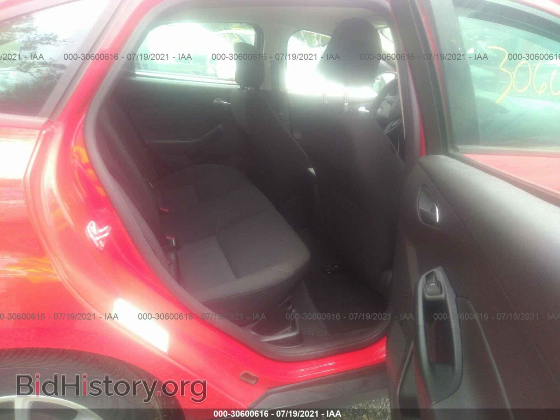 2016 FORD FOCUS - VIN: 1FADP3F2XGL277812 - Фото 8