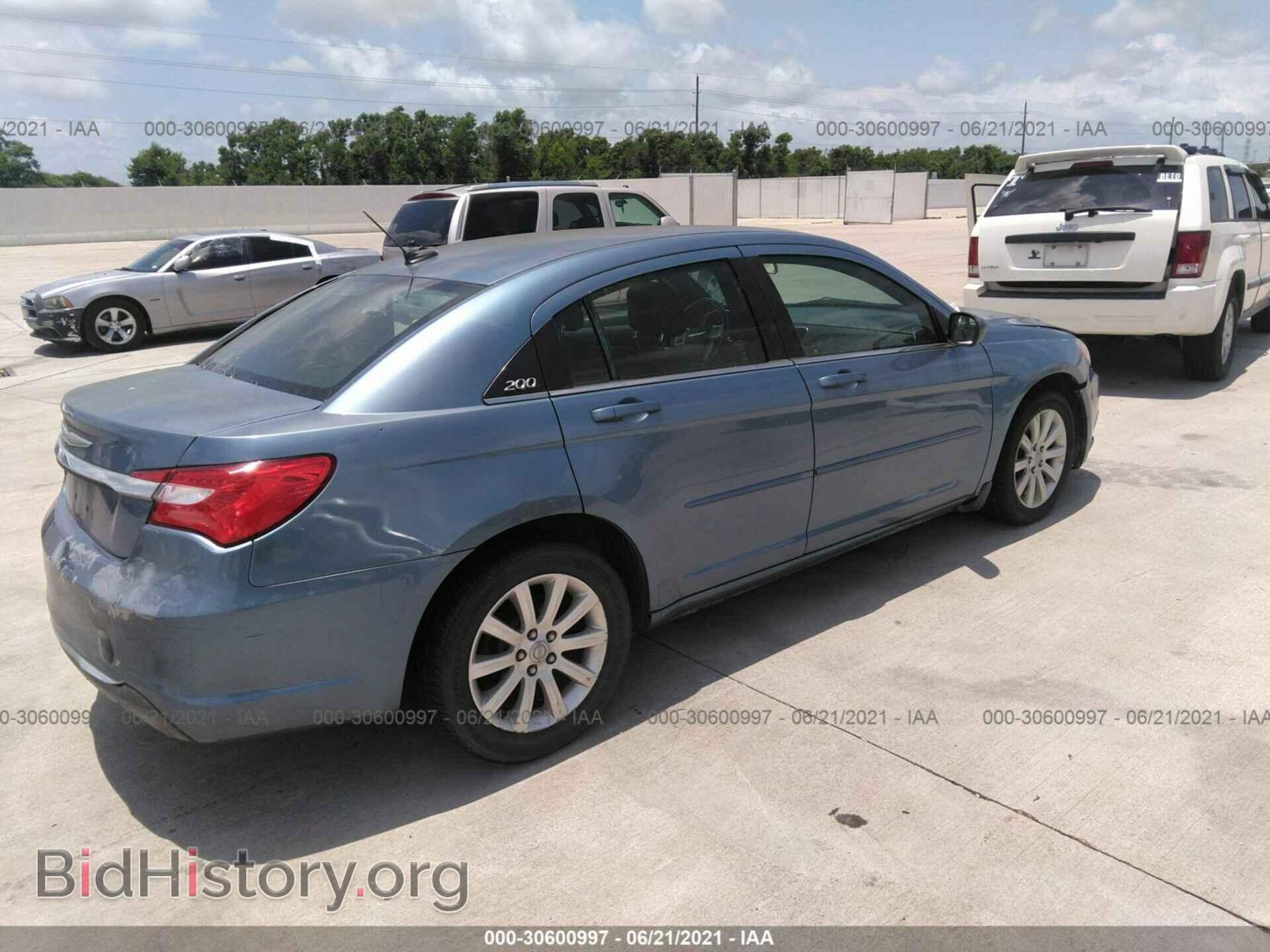 2011 CHRYSLER 200 - VIN: 1C3BC1FG1BN553244 - Фото 4