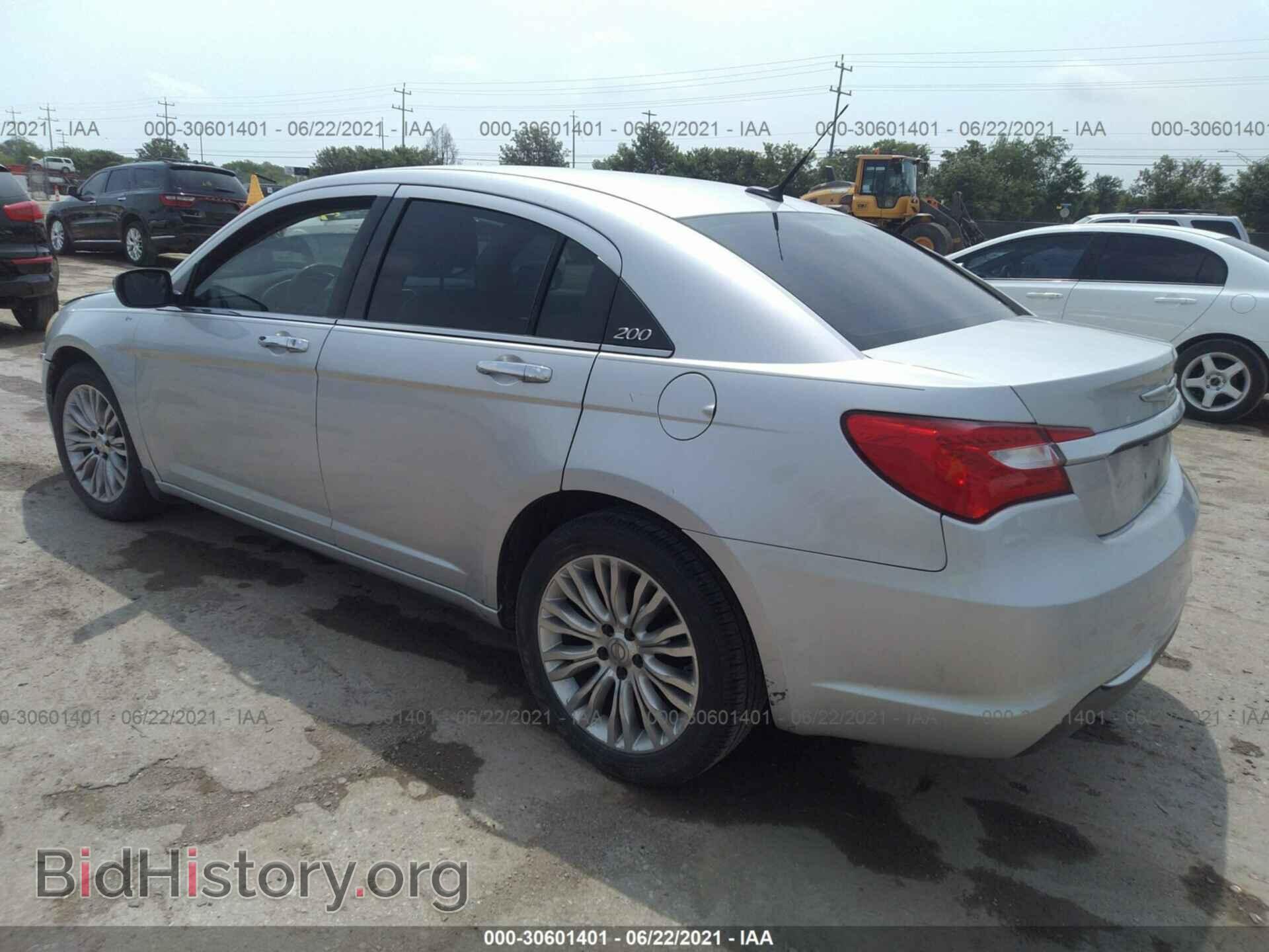 2011 CHRYSLER 200 - VIN: 1C3BC2FB0BN533822 - Фото 3