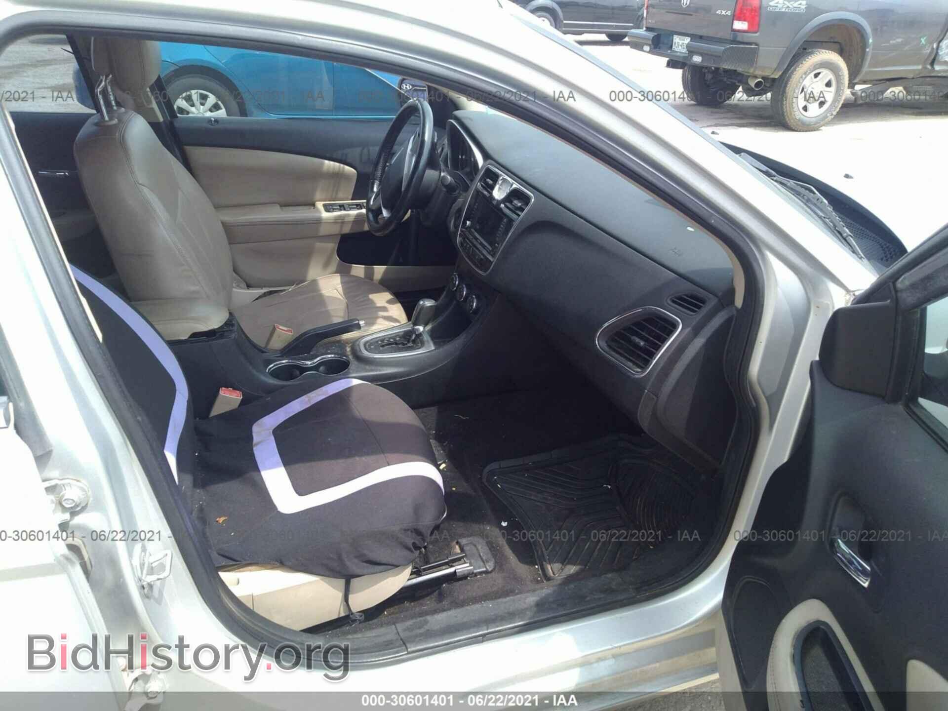 2011 CHRYSLER 200 - VIN: 1C3BC2FB0BN533822 - Фото 5