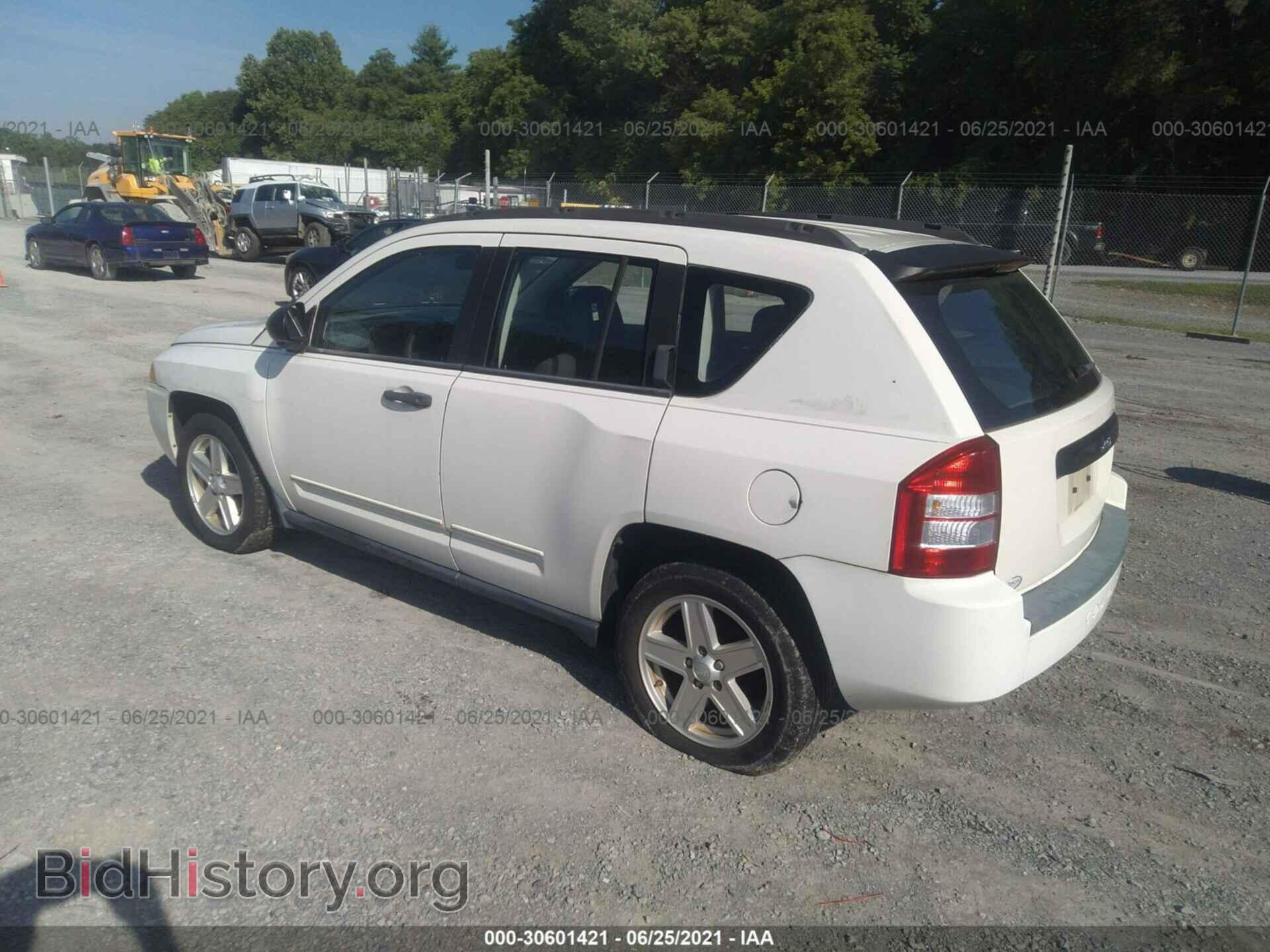2008 JEEP COMPASS - VIN: 1J8FT47W38D570574 - Фото 3