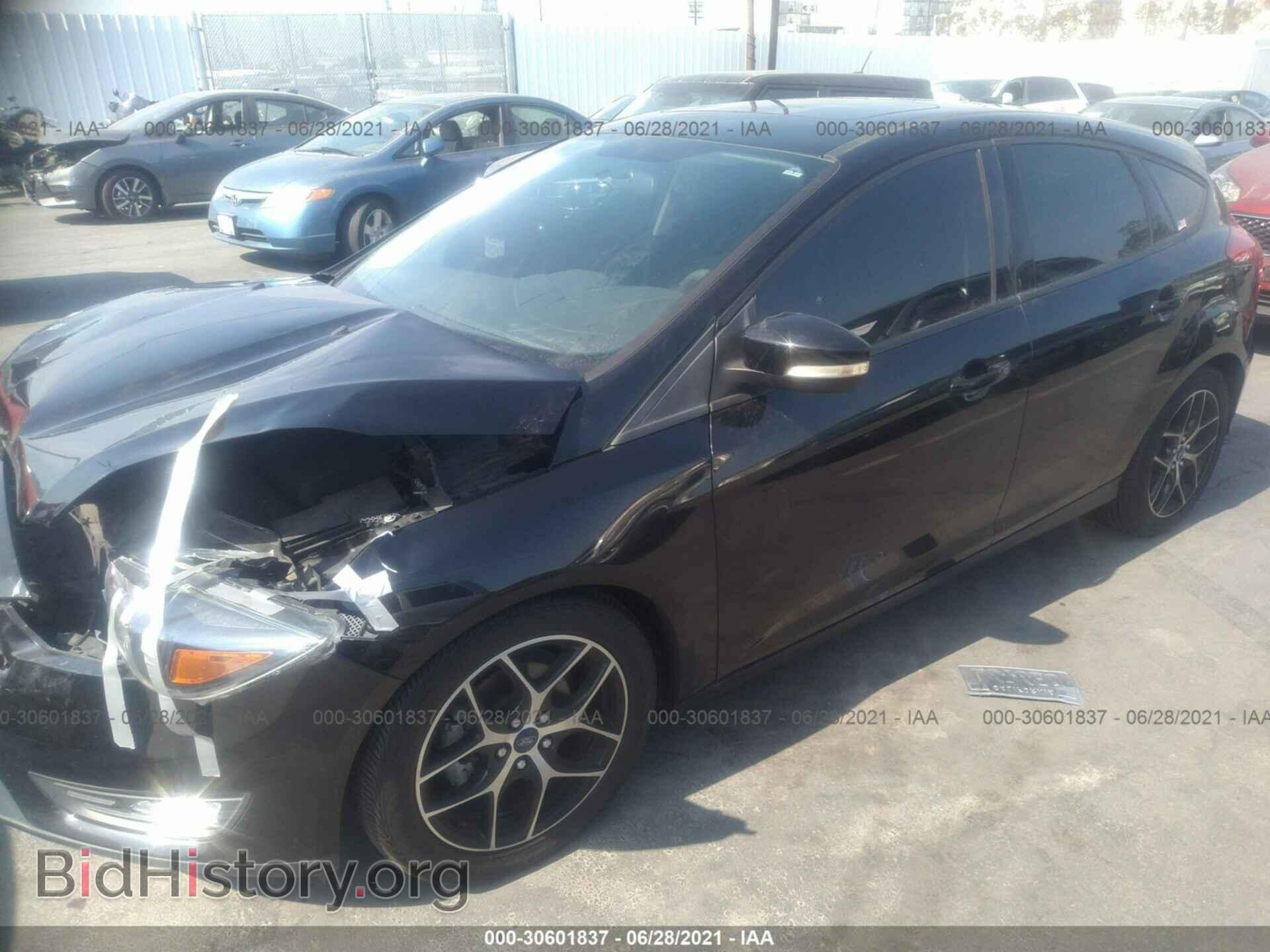 2017 FORD FOCUS - VIN: 1FADP3M23HL206133 - Фото 2