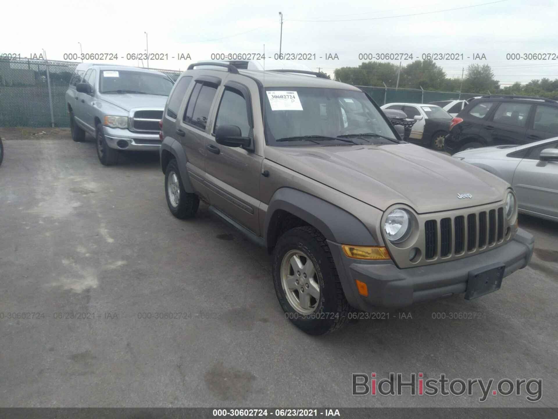 Photo 1J4GL48K86W289440 - JEEP LIBERTY 2006