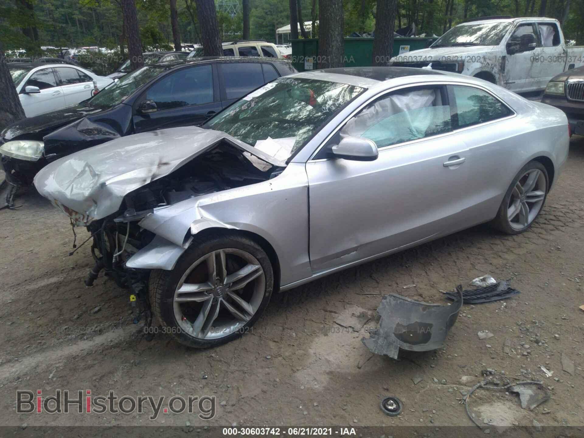 2011 AUDI A5 - VIN: WAUCFAFR8BA038772 - Фото 2