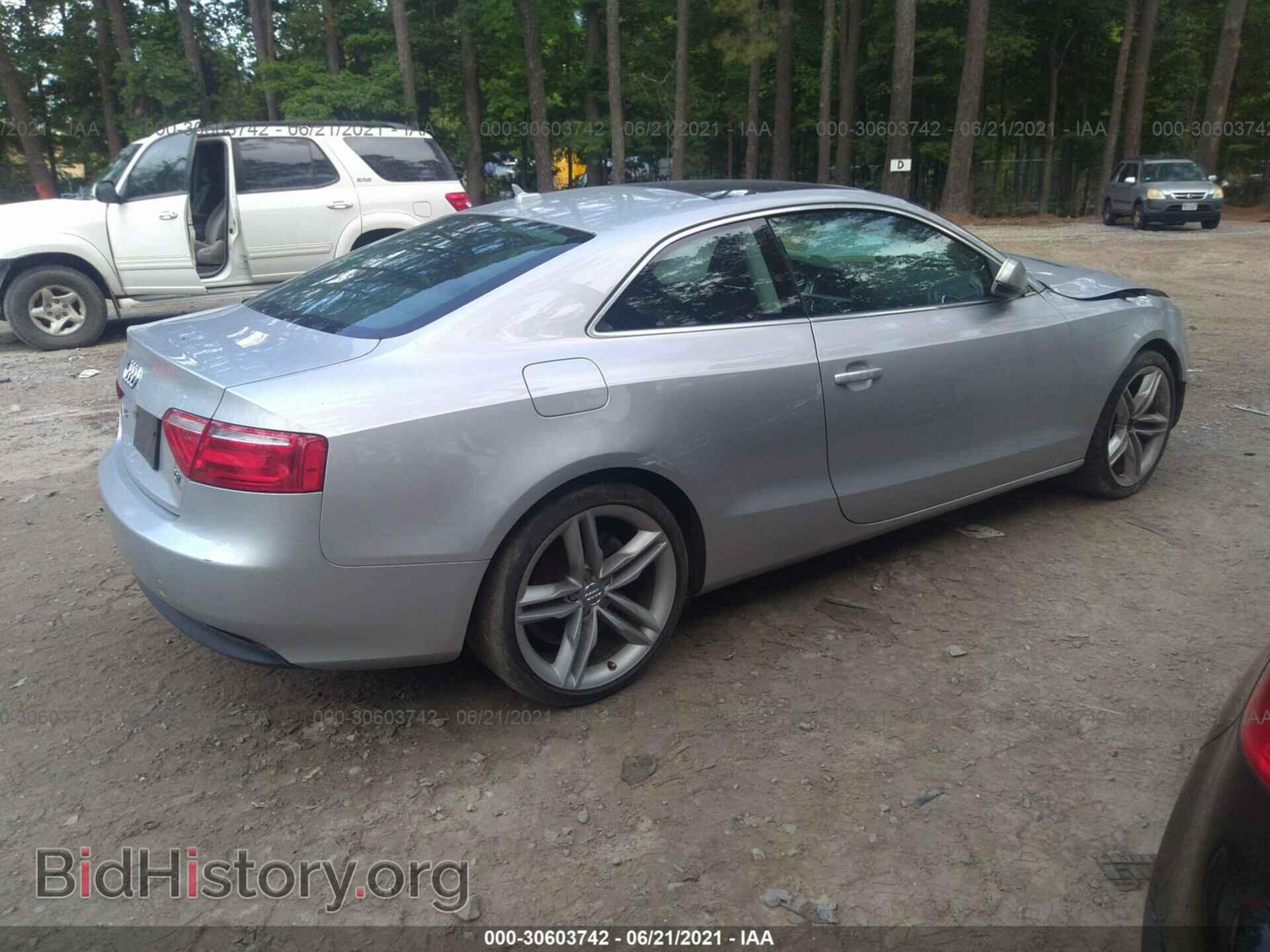 2011 AUDI A5 - VIN: WAUCFAFR8BA038772 - Фото 4