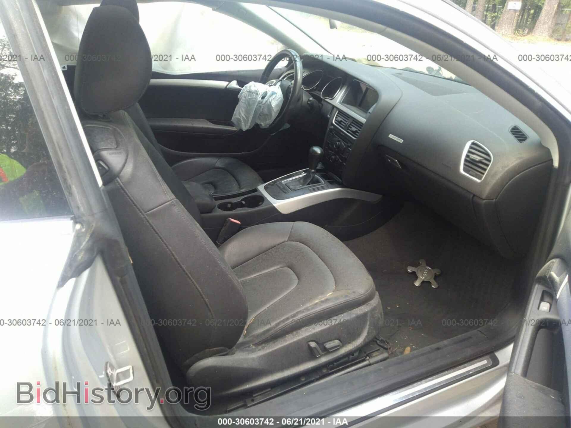 2011 AUDI A5 - VIN: WAUCFAFR8BA038772 - Фото 5
