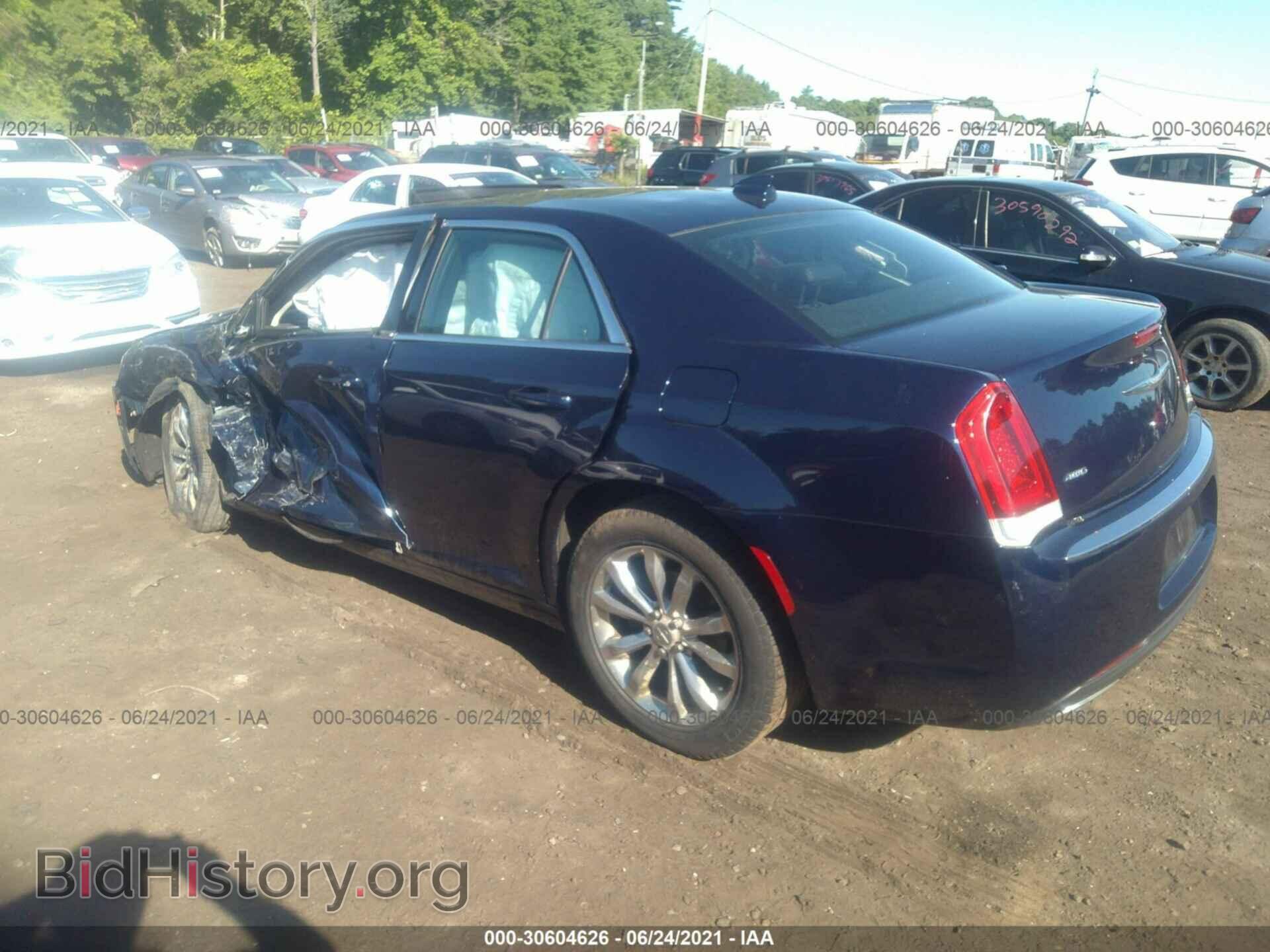 2016 CHRYSLER 300 - VIN: 2C3CCARG8GH190926 - Фото 3