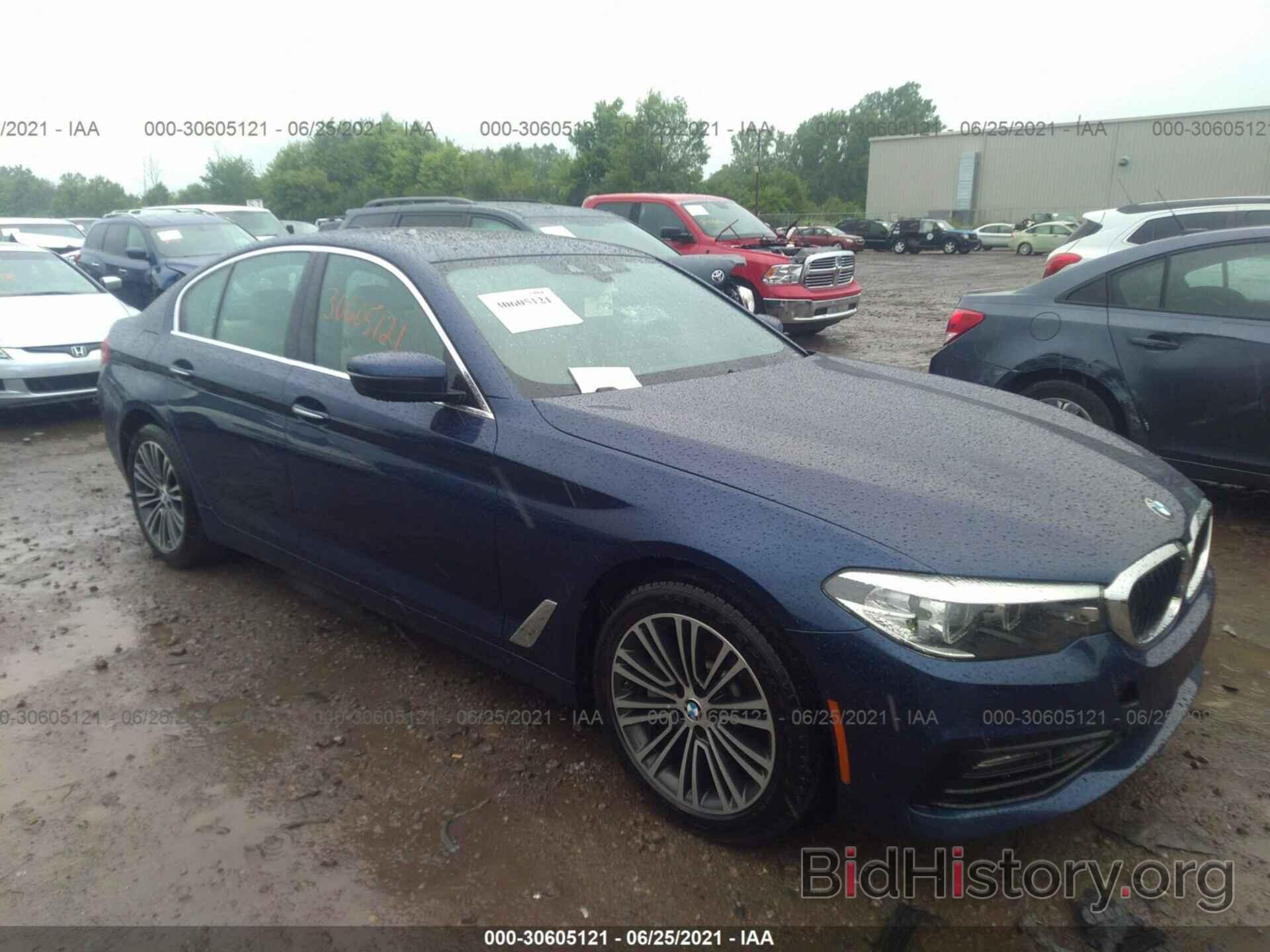 Photo WBAJA7C52JG908487 - BMW 5 SERIES 2018