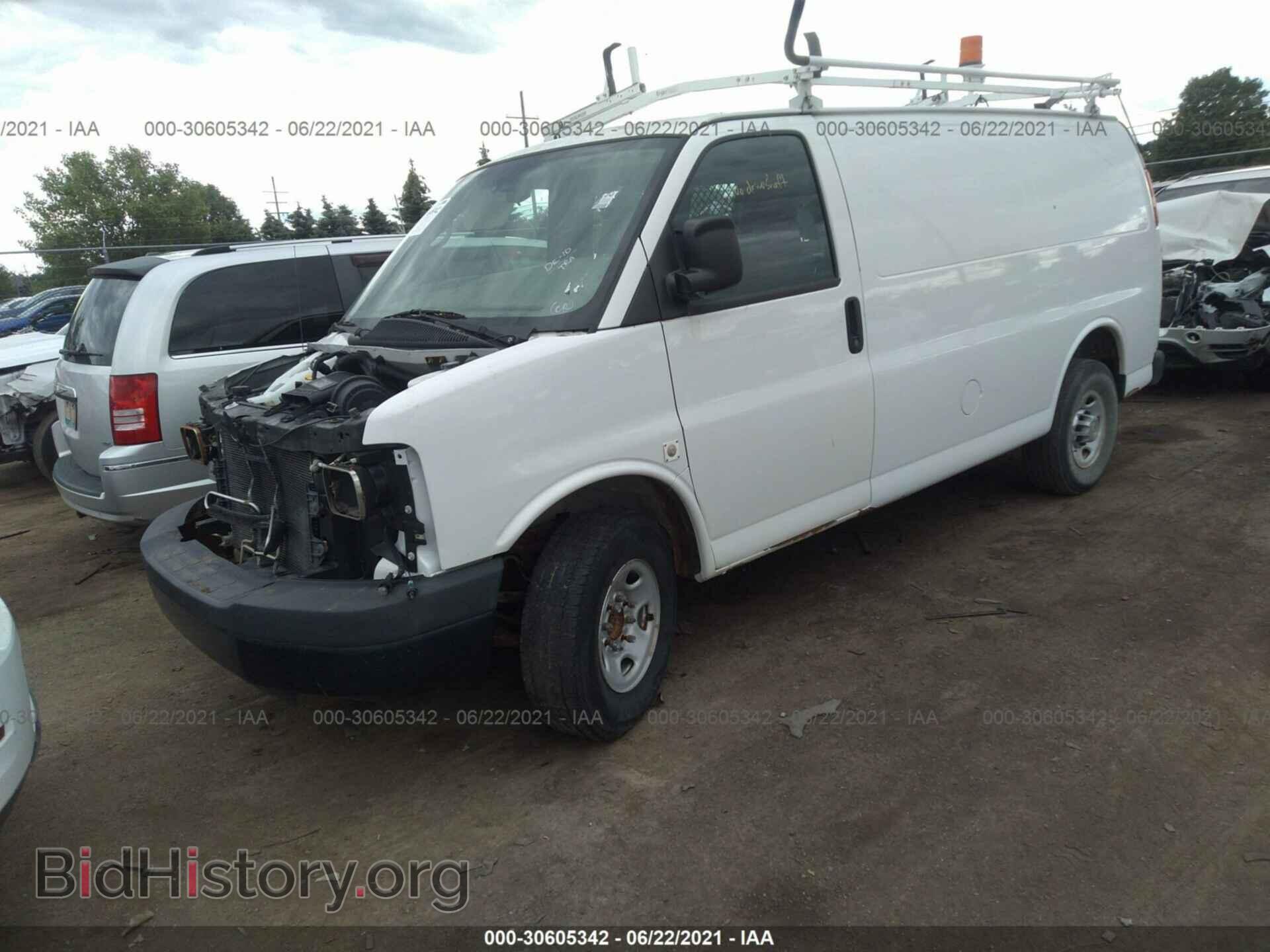 2012 CHEVROLET EXPRESS CARGO VAN - VIN: 1GCWGFCA3C1195264 - Photo 2