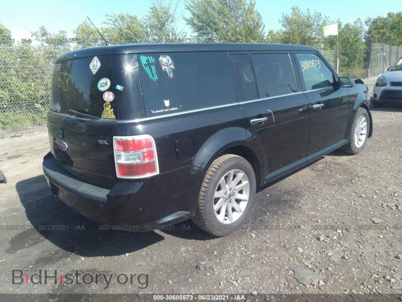 2010 Ford FLEX (VIN 2FMGK5CC9ABA23557) — фото 4 из 12