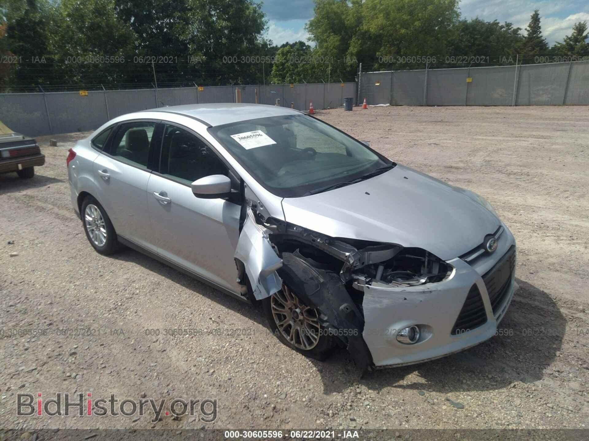 Photo 1FAHP3F29CL455561 - FORD FOCUS 2012
