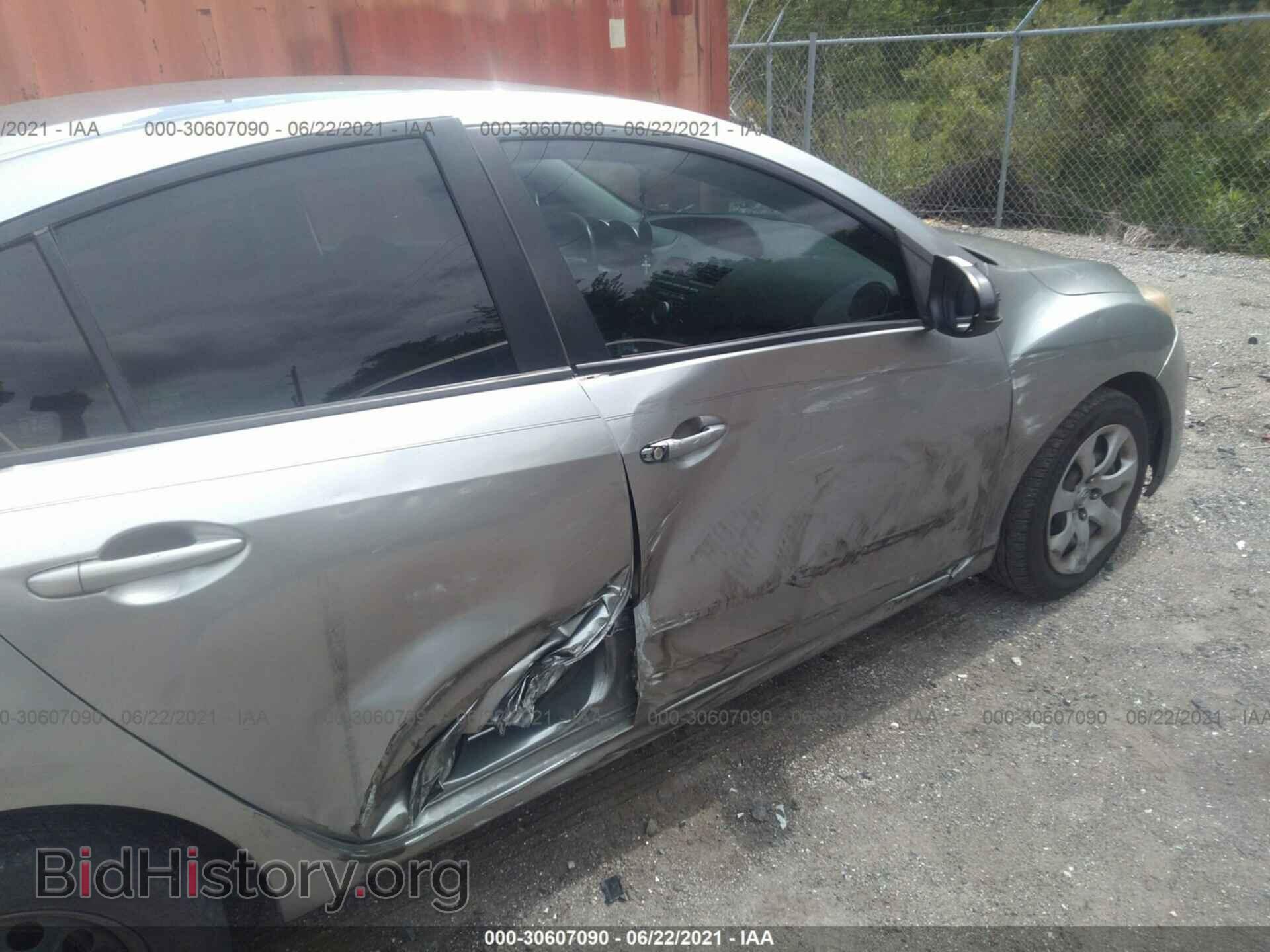 2011 MAZDA MAZDA3 - VIN: JM1BL1UF2B1432056 - Фото 6