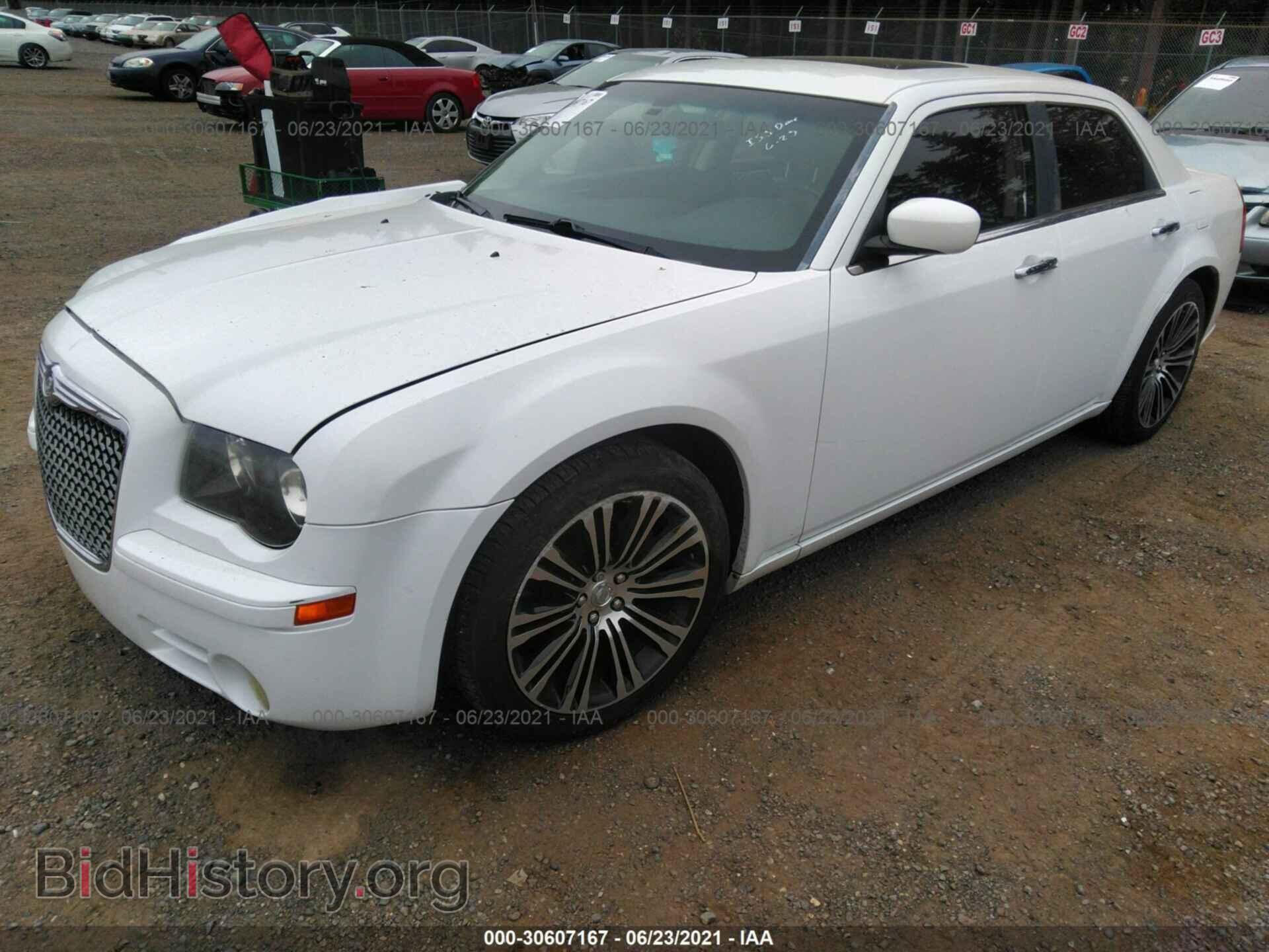 2010 CHRYSLER 300 - VIN: 2C3CA9CTXAH329908 - Фото 2