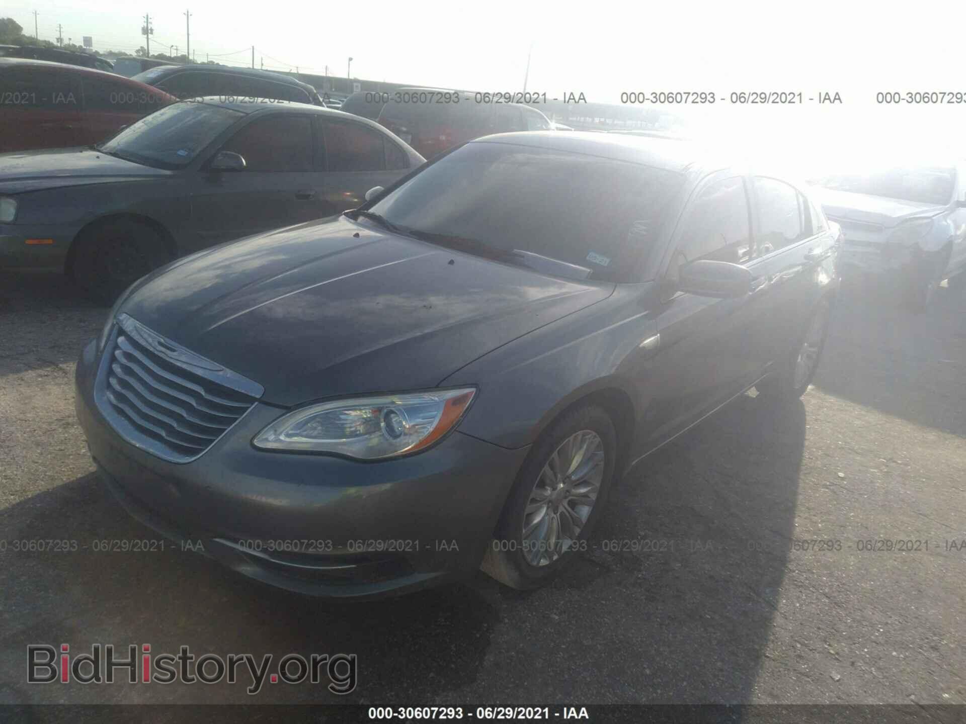 2012 CHRYSLER 200 - VIN: 1C3CCBABXCN155442 - Фото 2