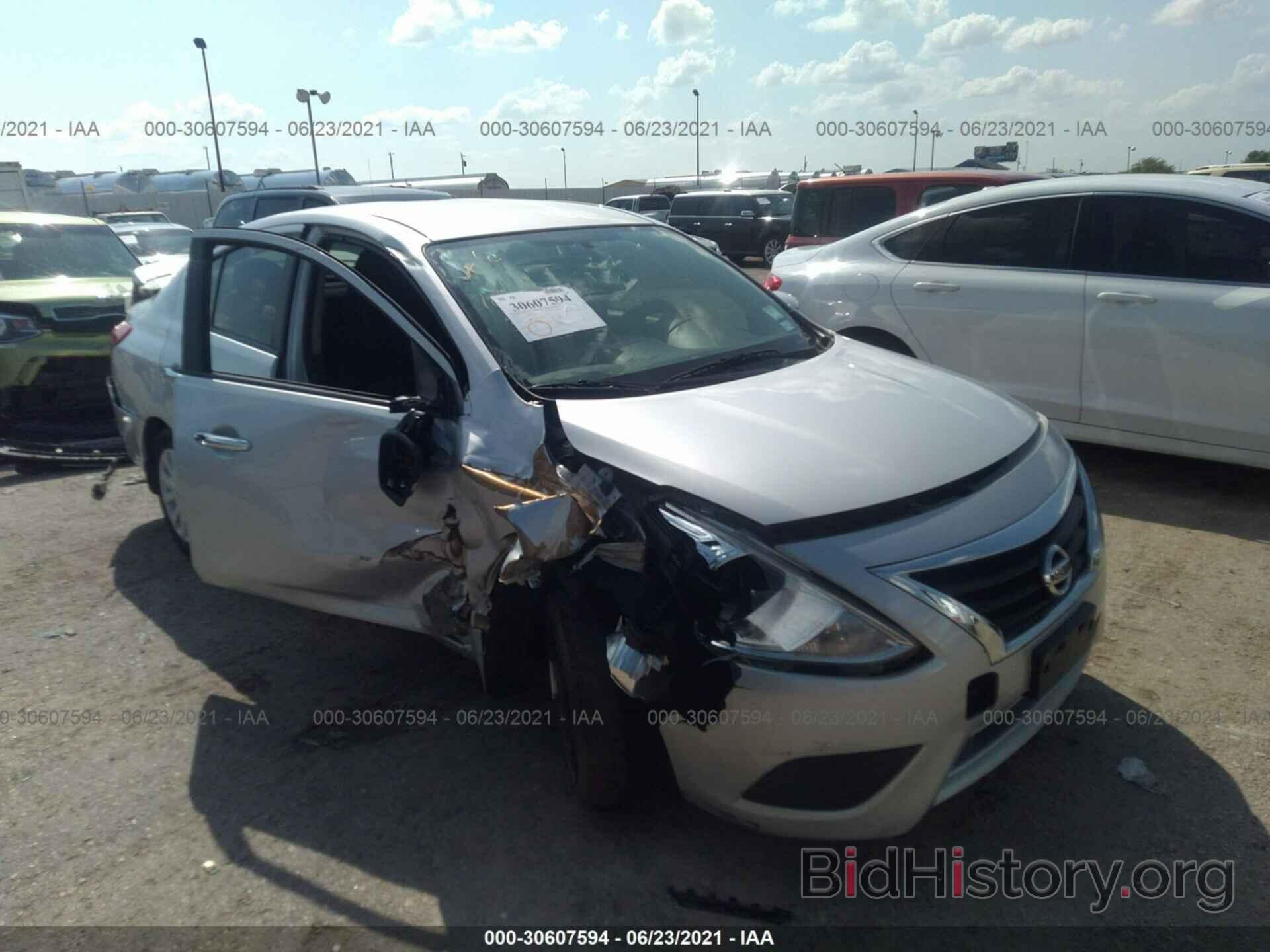 Photo 3N1CN7AP5KL828167 - NISSAN VERSA SEDAN 2019