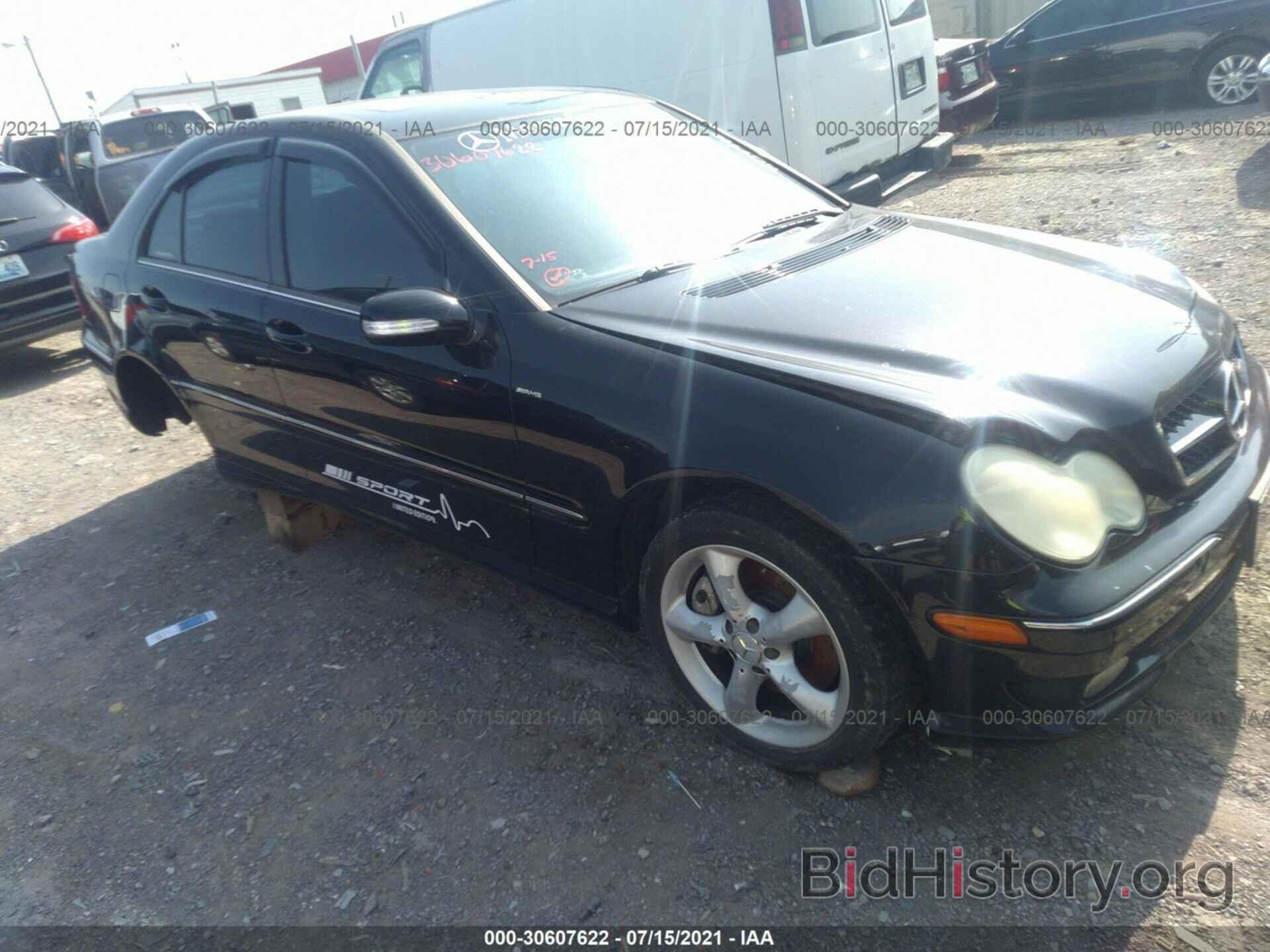 Photo WDBRF52H16F807492 - MERCEDES-BENZ C-CLASS 2006