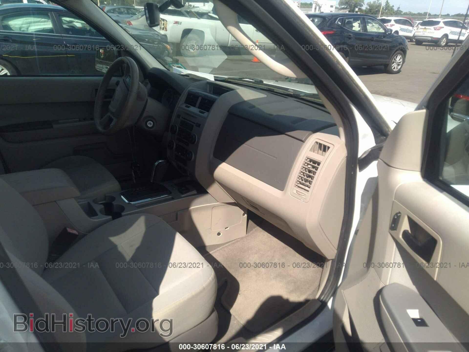 2011 FORD ESCAPE - VIN: 1FMCU5K31BKA56621 - Фото 5