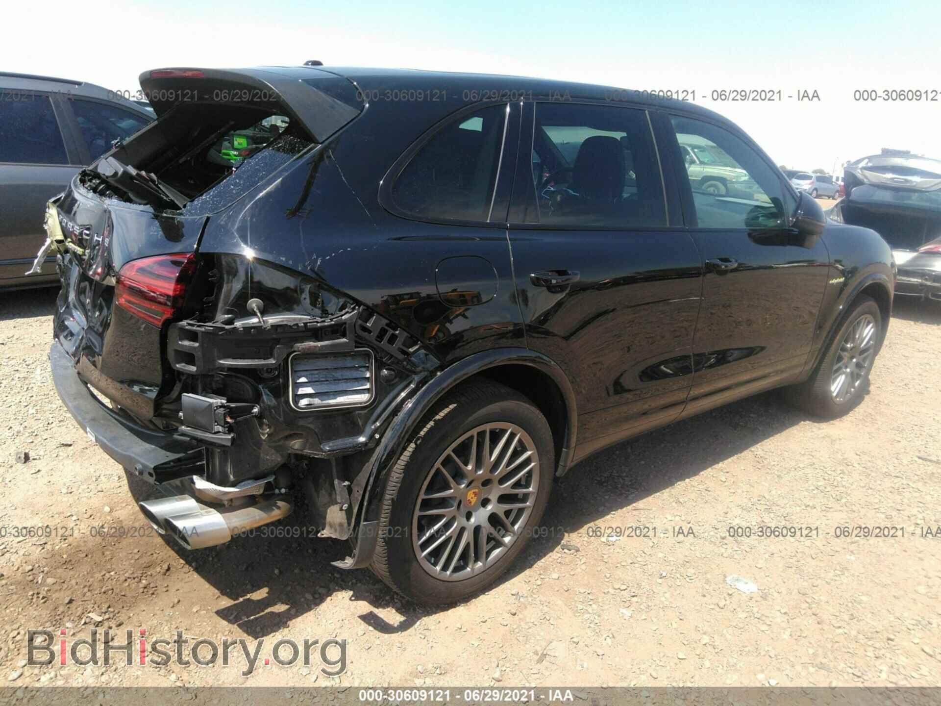 2017 PORSCHE CAYENNE - VIN: WP1AE2A29HLA75158 - Фото 4