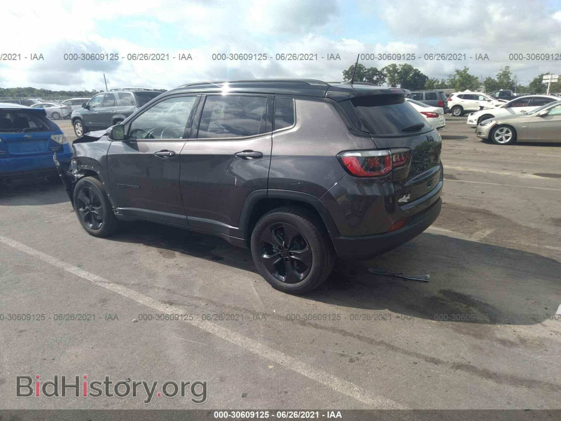 2018 JEEP COMPASS - VIN: 3C4NJDBB7JT395498 - Фото 3