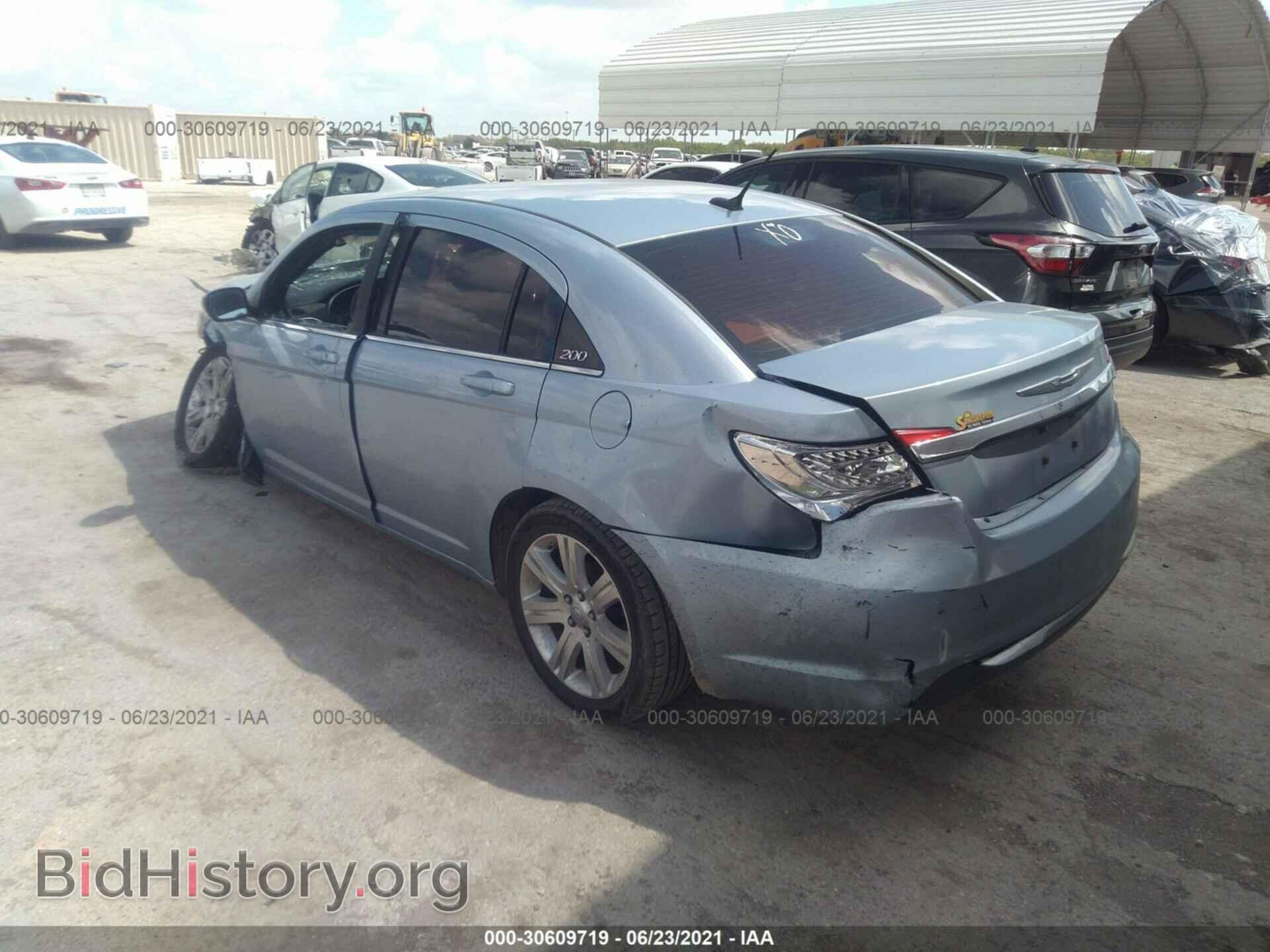 2013 CHRYSLER 200 - VIN: 1C3CCBAB4DN670289 - Photo 3