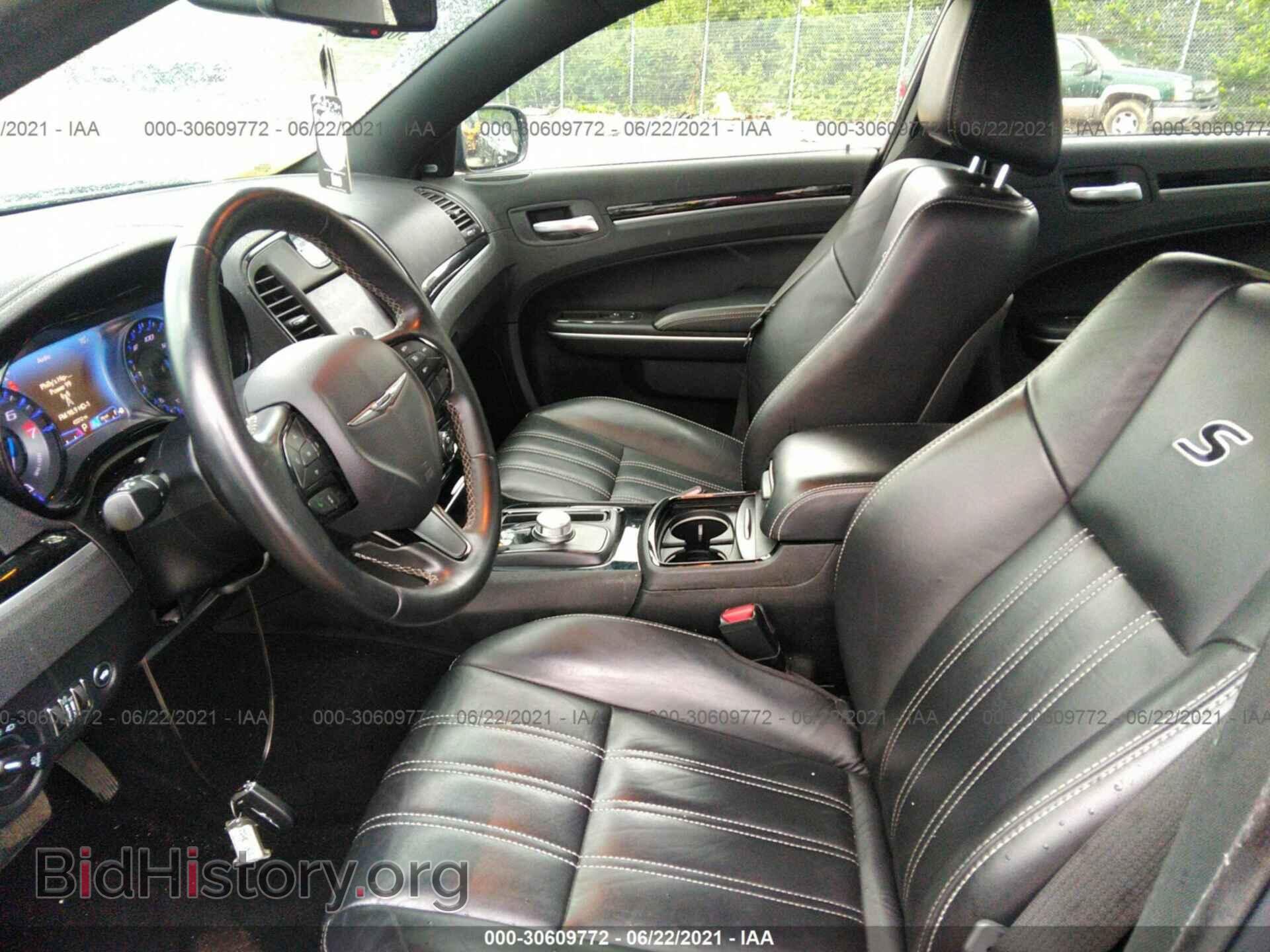 2019 CHRYSLER 300 - VIN: 2C3CCAGG9KH586102 - Фото 5