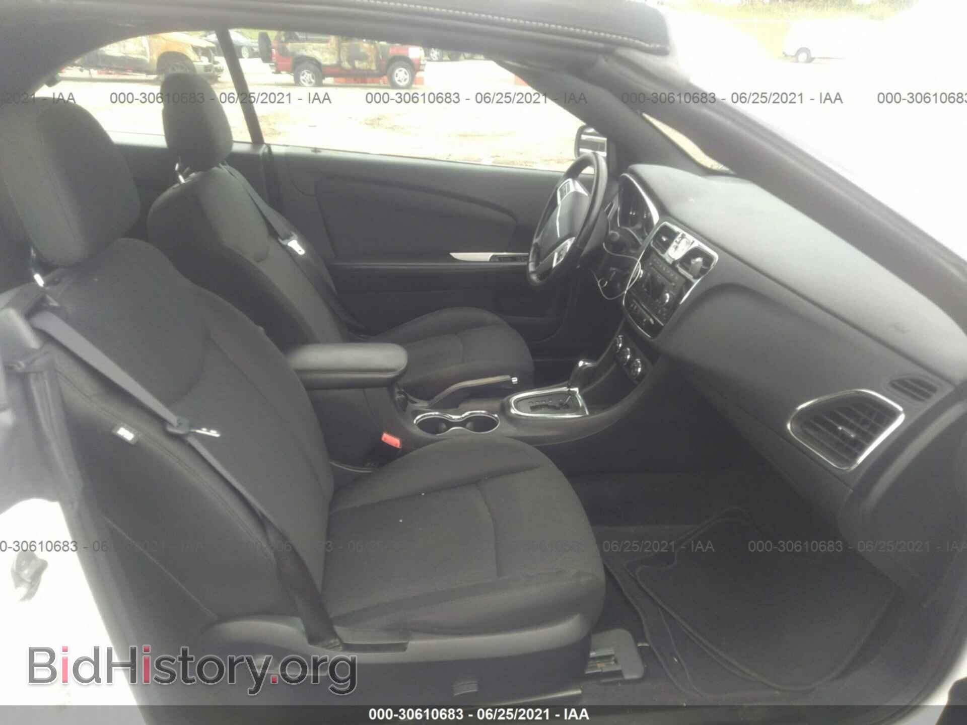 2011 CHRYSLER 200 - VIN: 1C3BC2EBXBN597660 - Photo 5