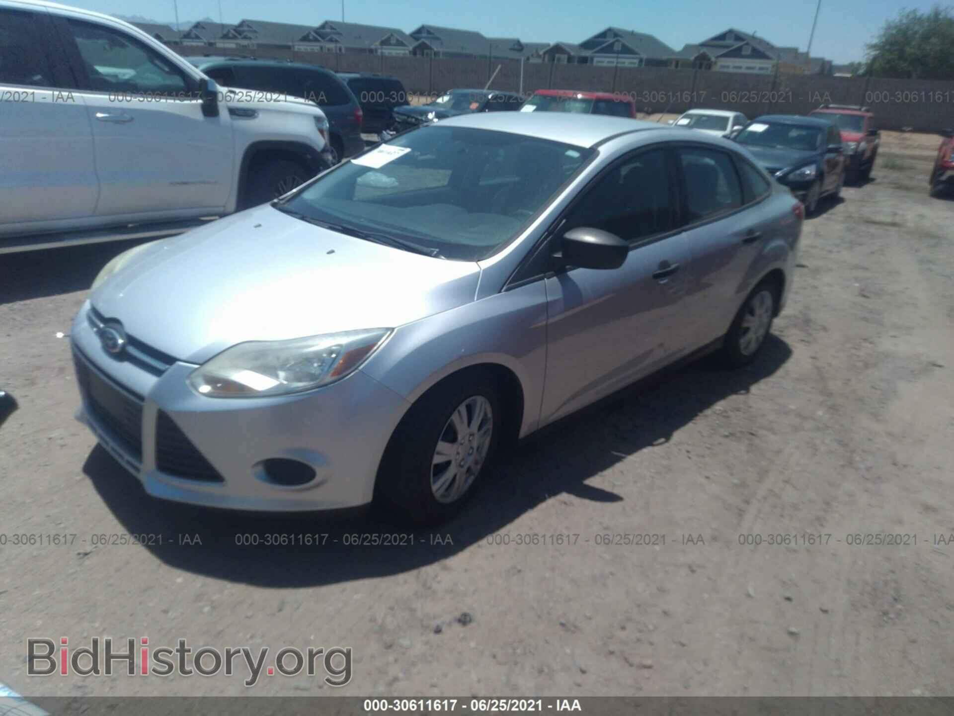 2013 FORD FOCUS - VIN: 1FADP3E23DL353254 - Фото 2