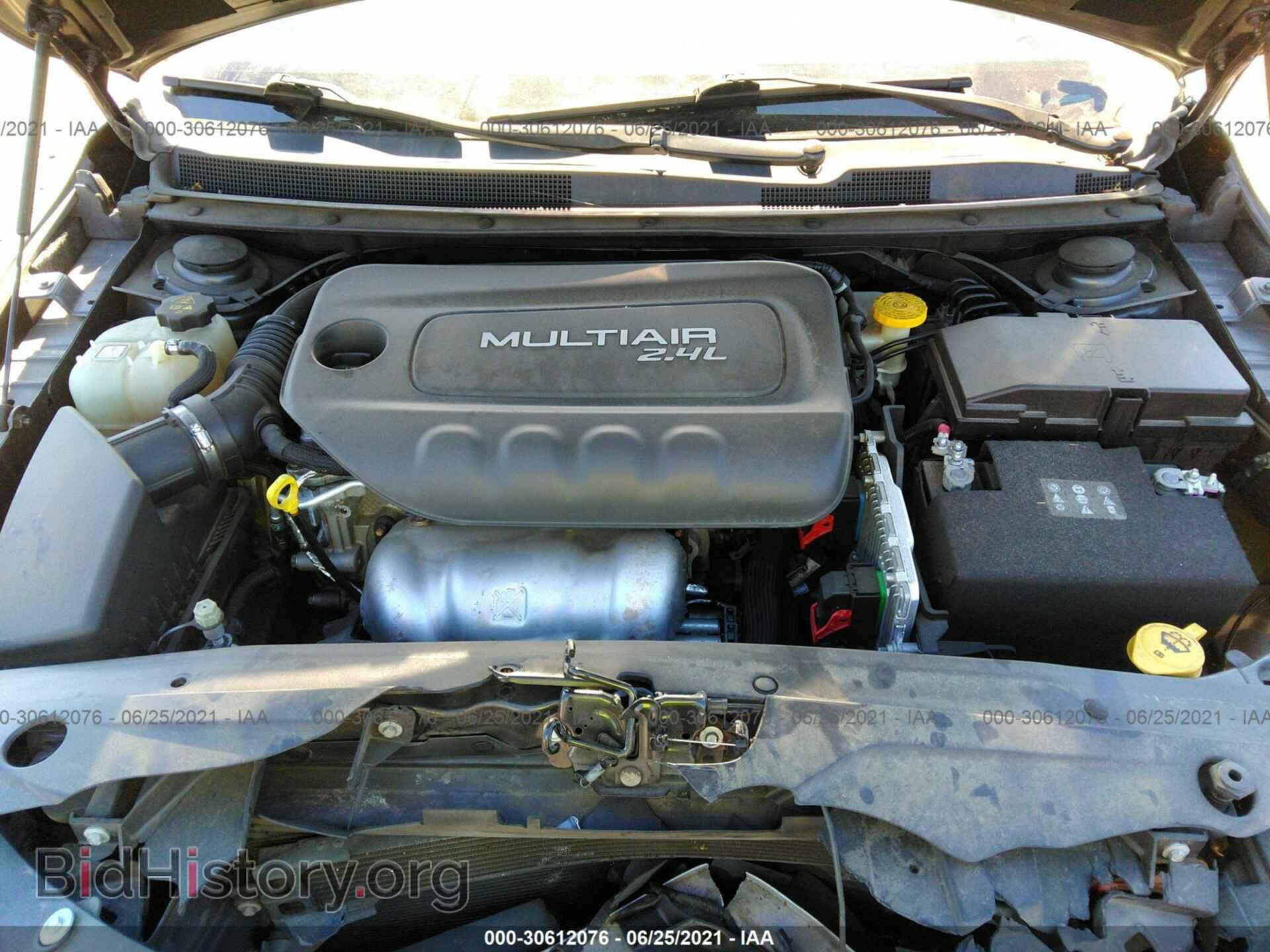 2015 CHRYSLER 200 - VIN: 1C3CCCAB0FN653577 - Фото 10