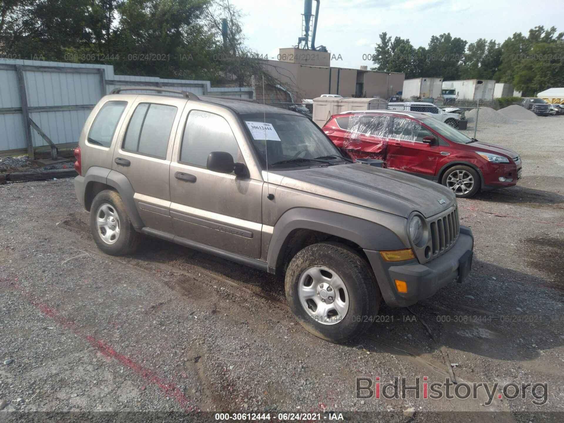 Photo 1J4GK48K76W218720 - JEEP LIBERTY 2006